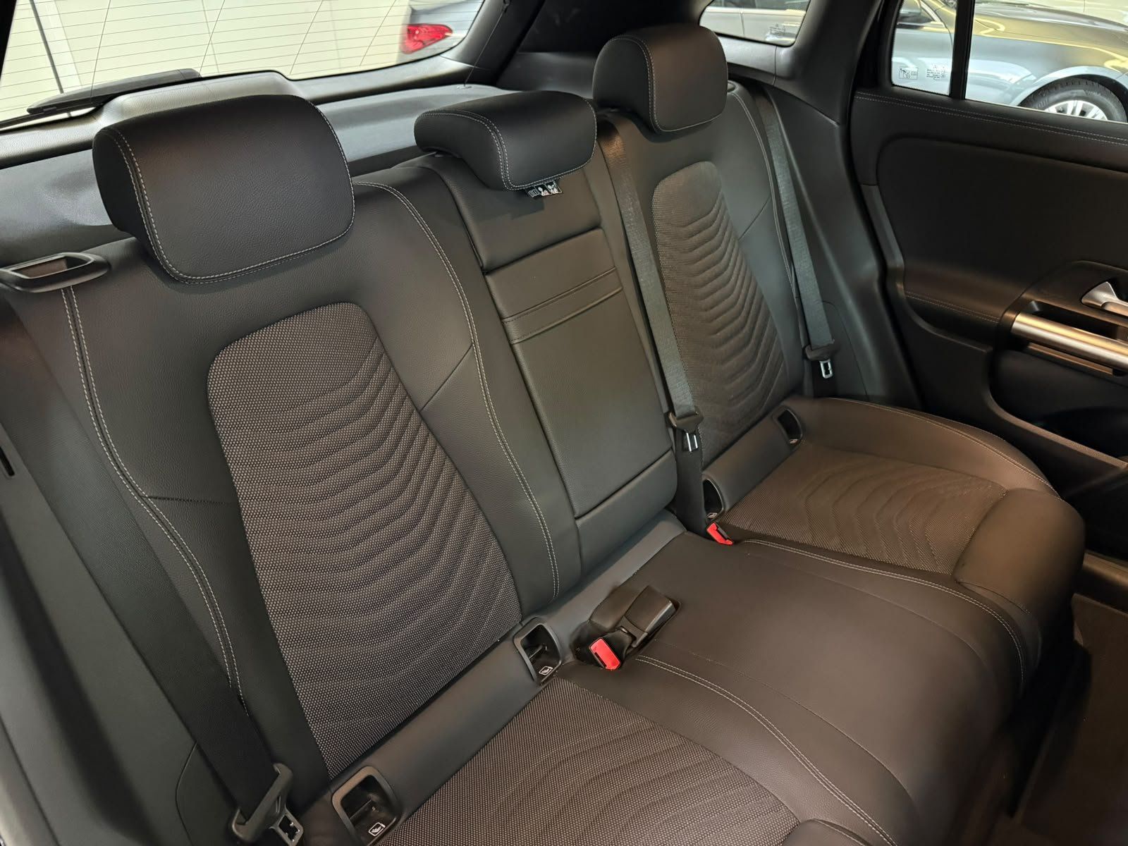 Fahrzeugabbildung Mercedes-Benz EQA 250 Progressive KAMERA+TOTW+LED+CARPLAY+DAB