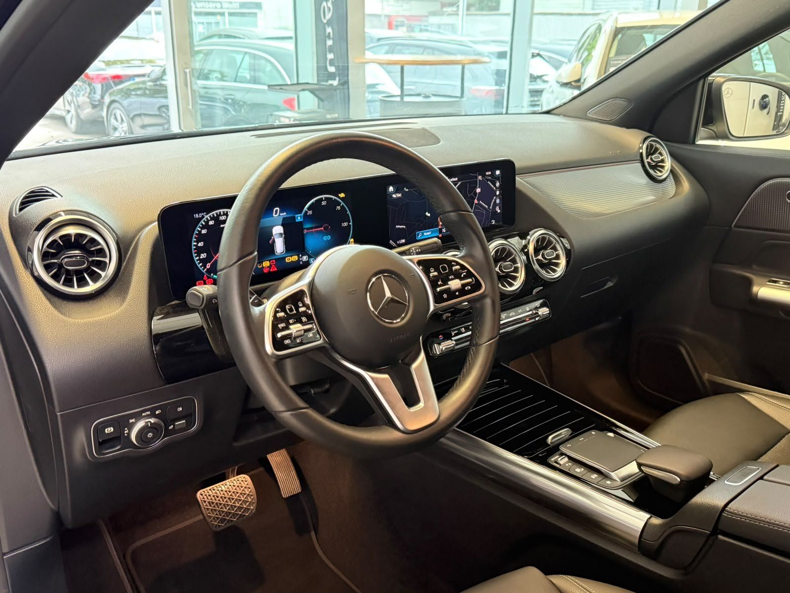 Fahrzeugabbildung Mercedes-Benz EQA 250 Progressive KAMERA+TOTW+LED+CARPLAY+DAB