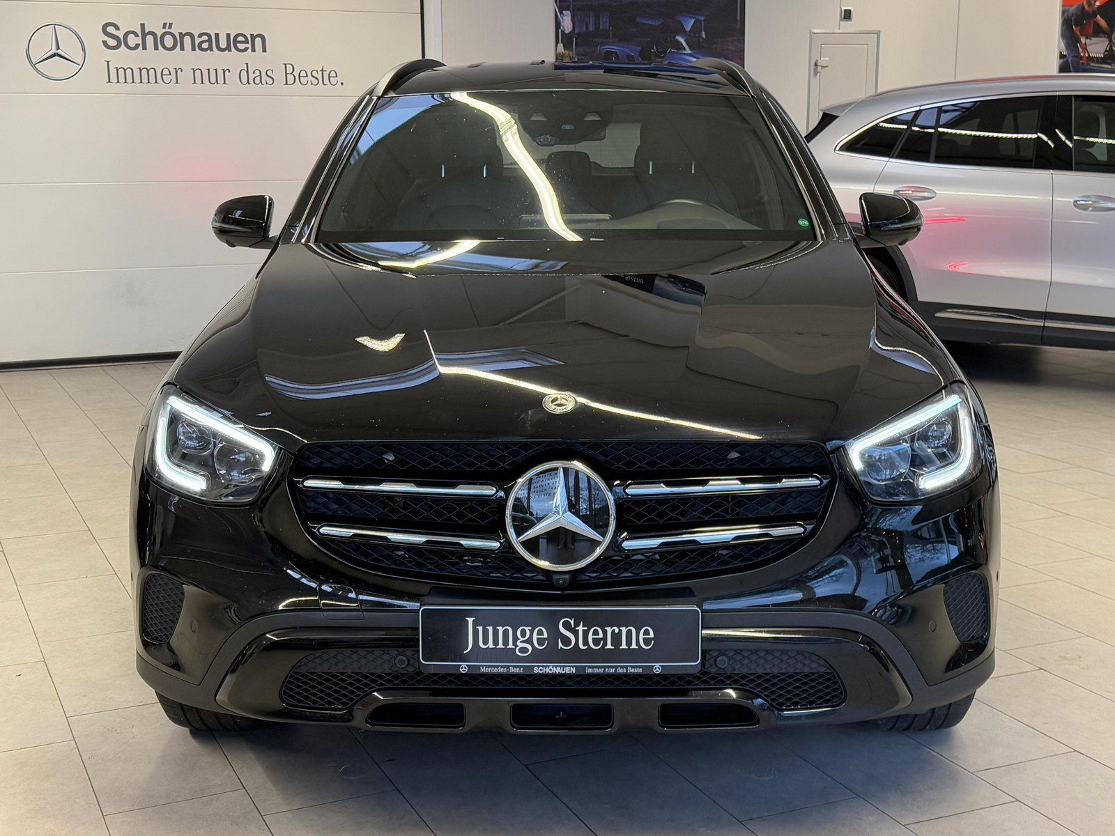 Fahrzeugabbildung Mercedes-Benz GLC 300e 4M AIRBODY+HUD+DISTR+BURM+MBEAM+MEMORY