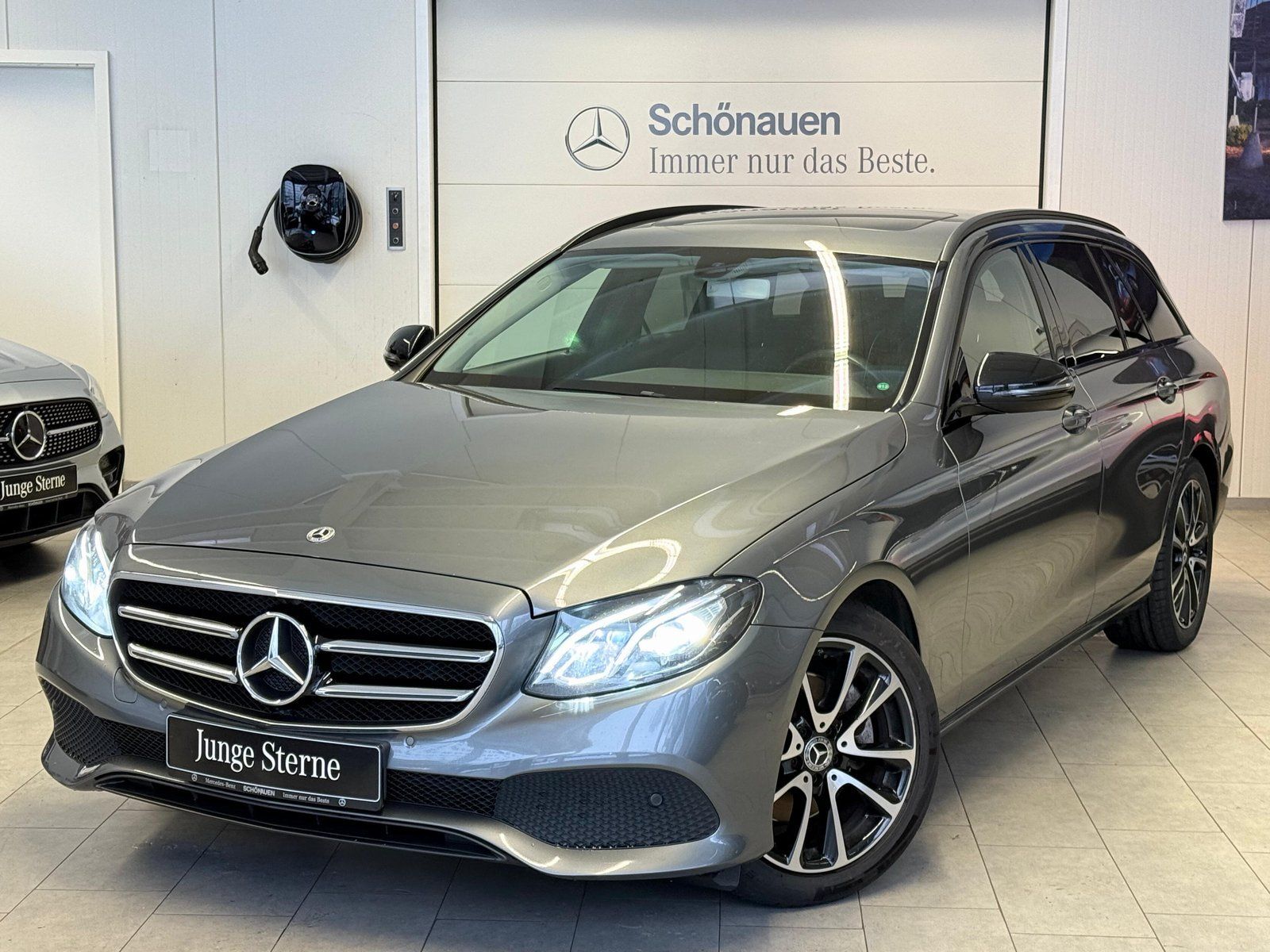 Mercedes-Benz E 220d T NIGHT+AHK+KAMERA+SHD+TOTW+LED+DAB+CARPL