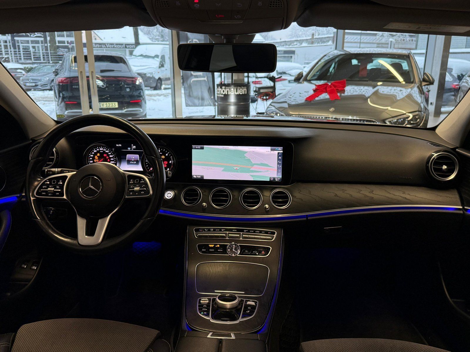 Fahrzeugabbildung Mercedes-Benz E 220d T NIGHT+AHK+KAMERA+SHD+TOTW+LED+DAB+CARPL