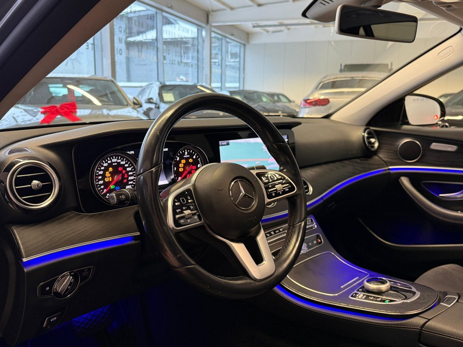 Fahrzeugabbildung Mercedes-Benz E 220d T NIGHT+AHK+KAMERA+SHD+TOTW+LED+DAB+CARPL