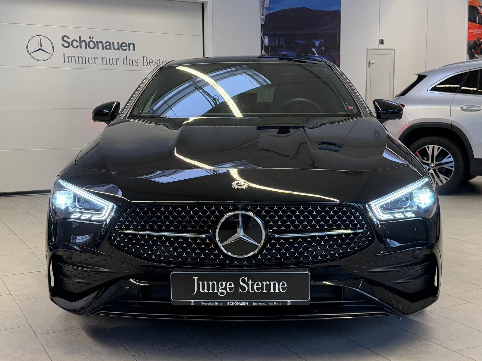 Fahrzeugabbildung Mercedes-Benz CLA 200d Coupé AMG PANO+BURMES+STDHZ+360+MEMORY