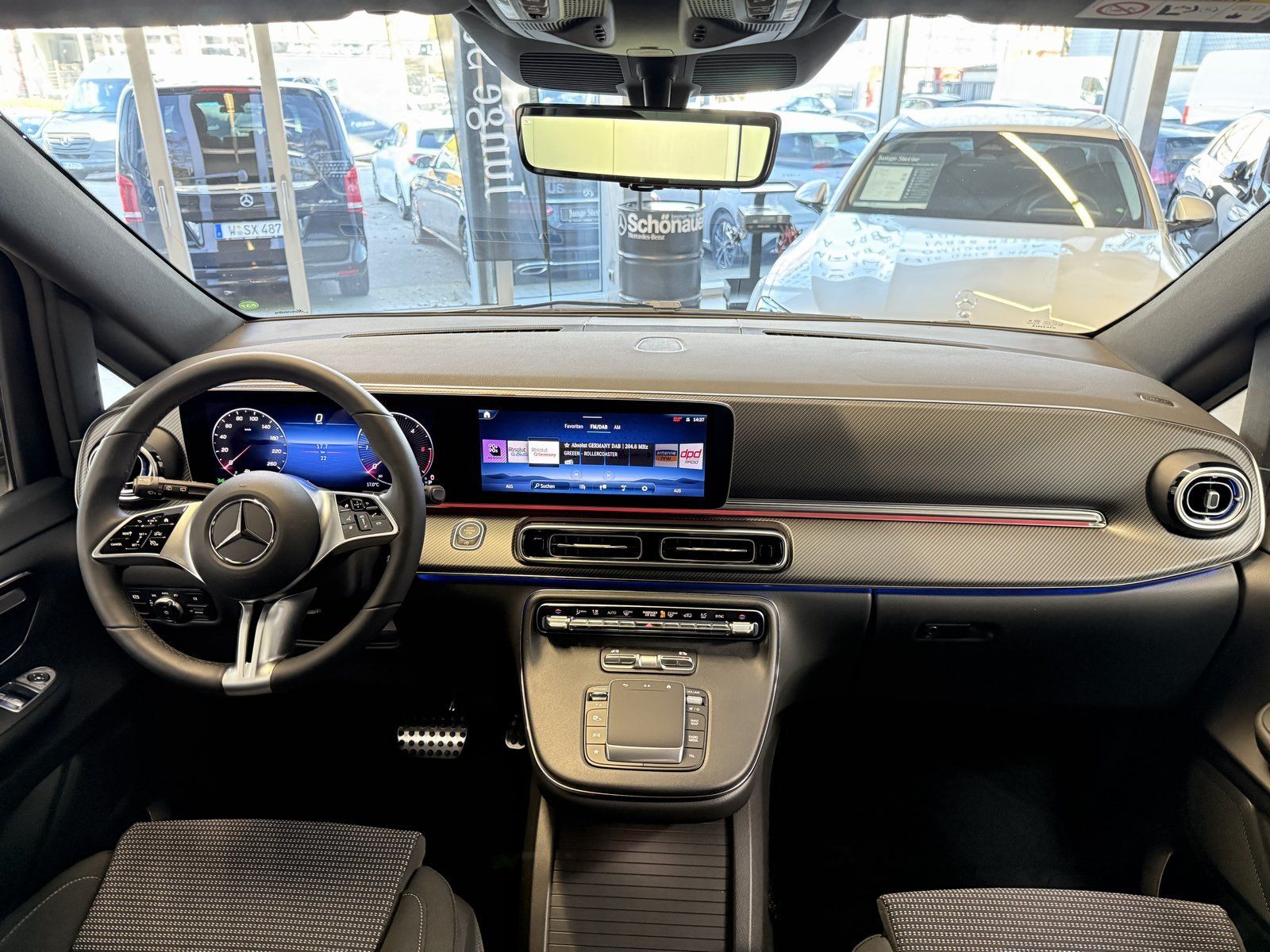 Fahrzeugabbildung Mercedes-Benz V 250 d STYLE AMG AHK+7SITZ+AIRMATIC+DIGISPIEGEL