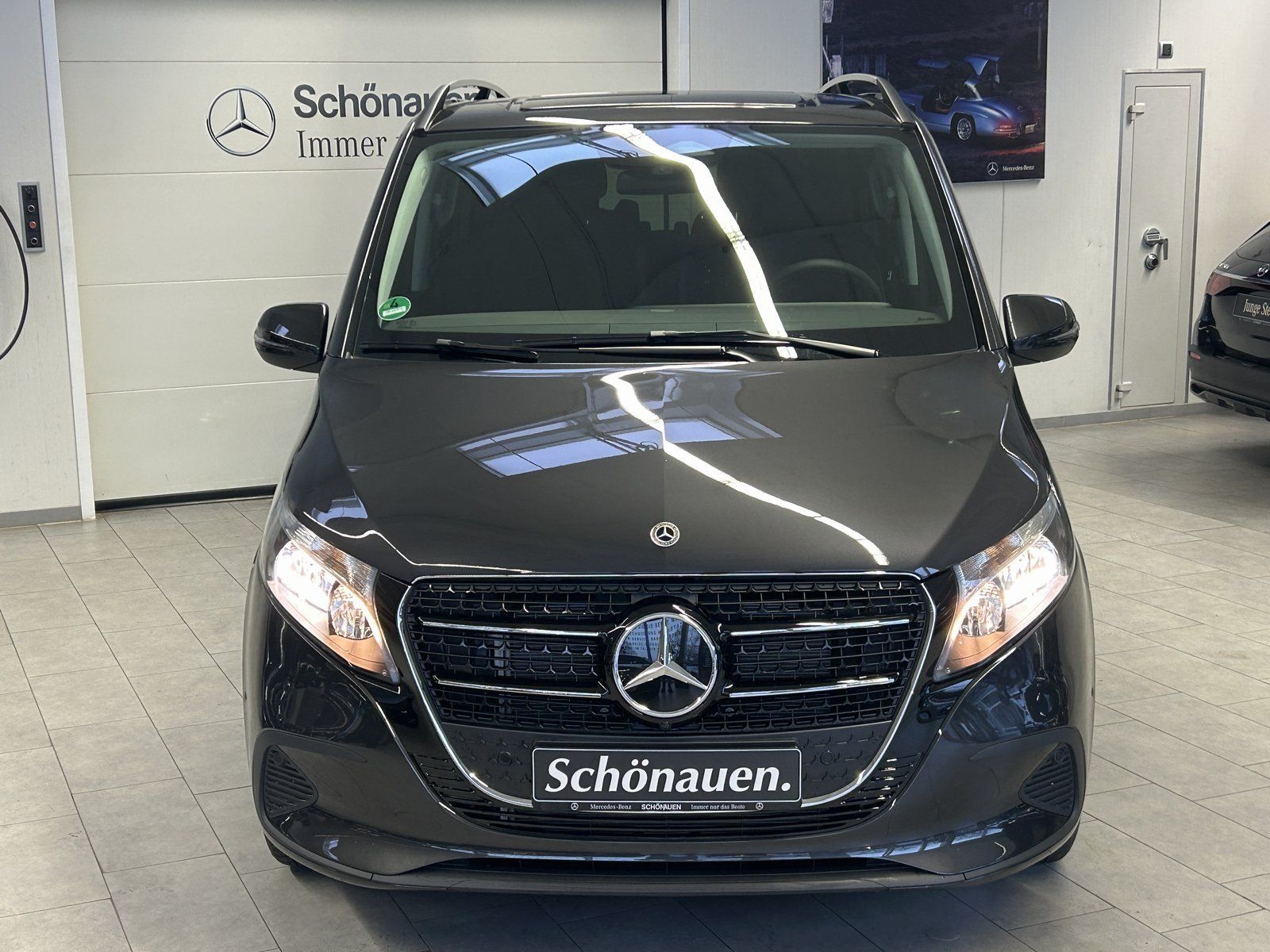 Fahrzeugabbildung Mercedes-Benz V 250 d lang FACELIFT+WINTERPKT+DISTRO+AHKVORB.