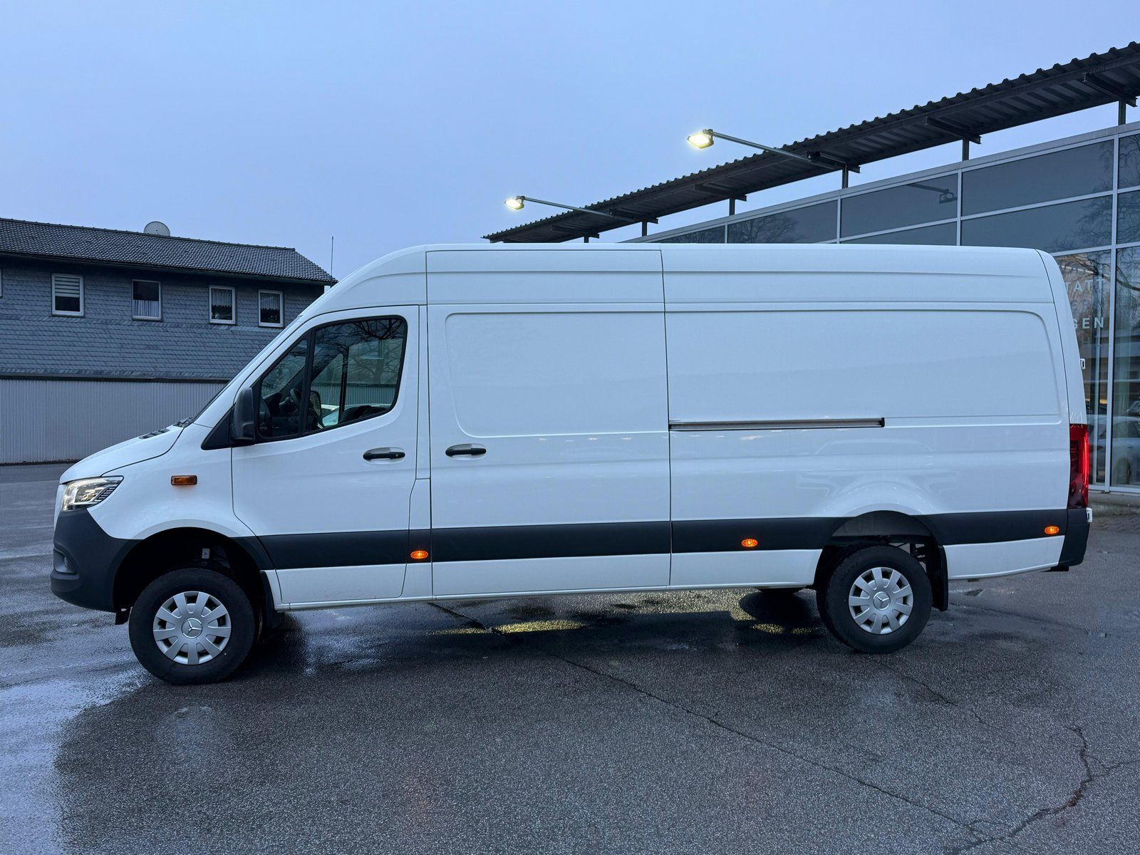 Fahrzeugabbildung Mercedes-Benz Sprinter 319 4x4 L3H2 AHK3,5t+LED+STDHZ+TRENNWAN