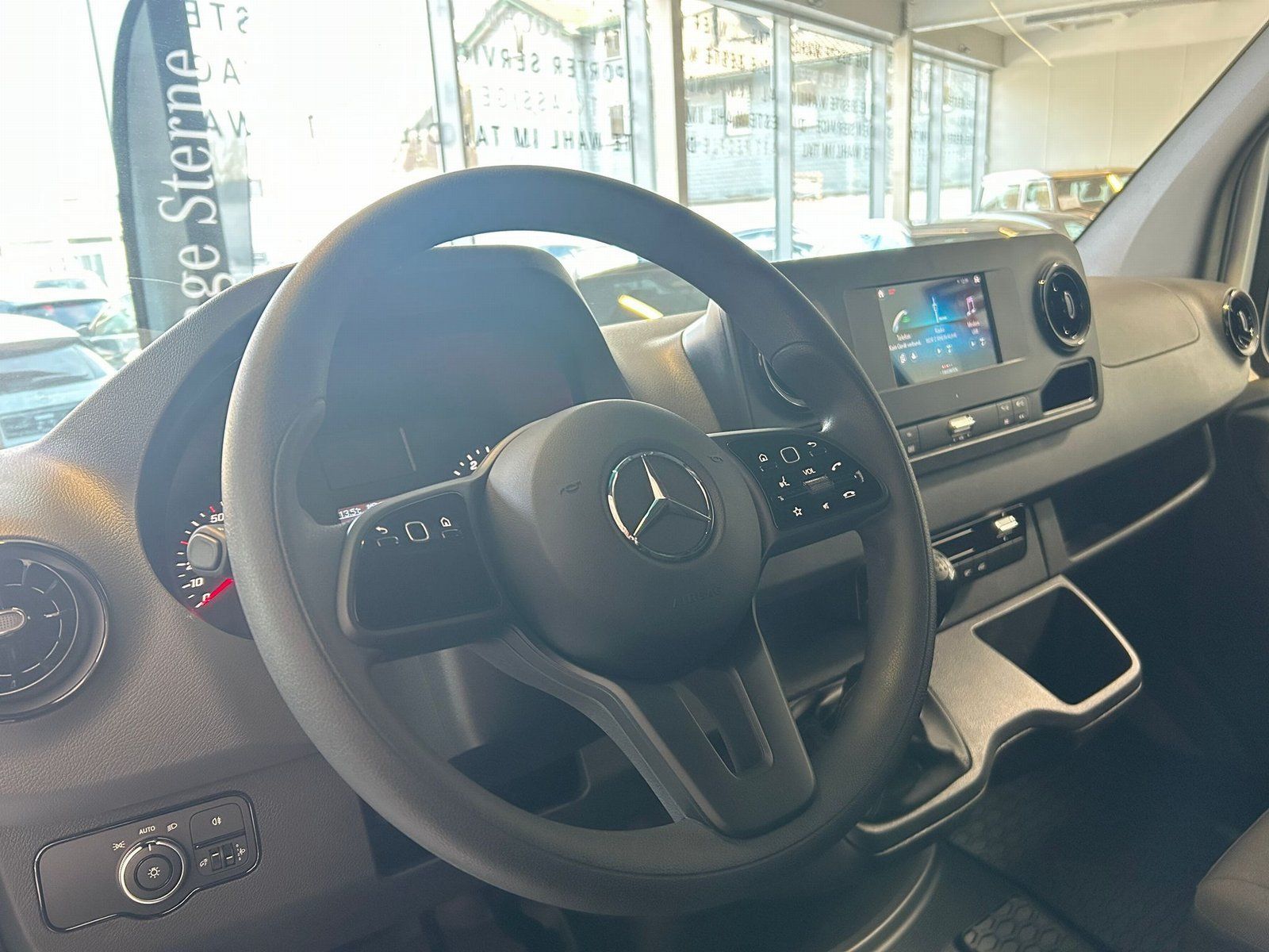 Fahrzeugabbildung Mercedes-Benz Sprinter 311 CDI KA hoch L2H2 HINTERRAD+MBUX+CAM