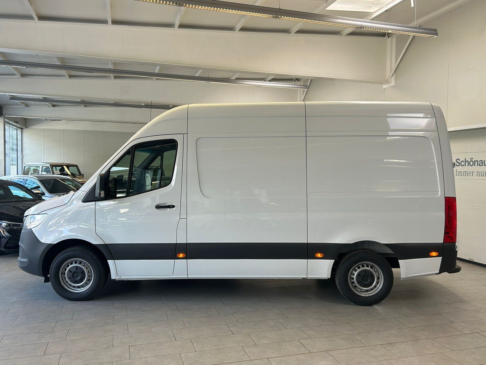 Fahrzeugabbildung Mercedes-Benz Sprinter 311 CDI KA hoch L2H2 HINTERRAD+MBUX+CAM