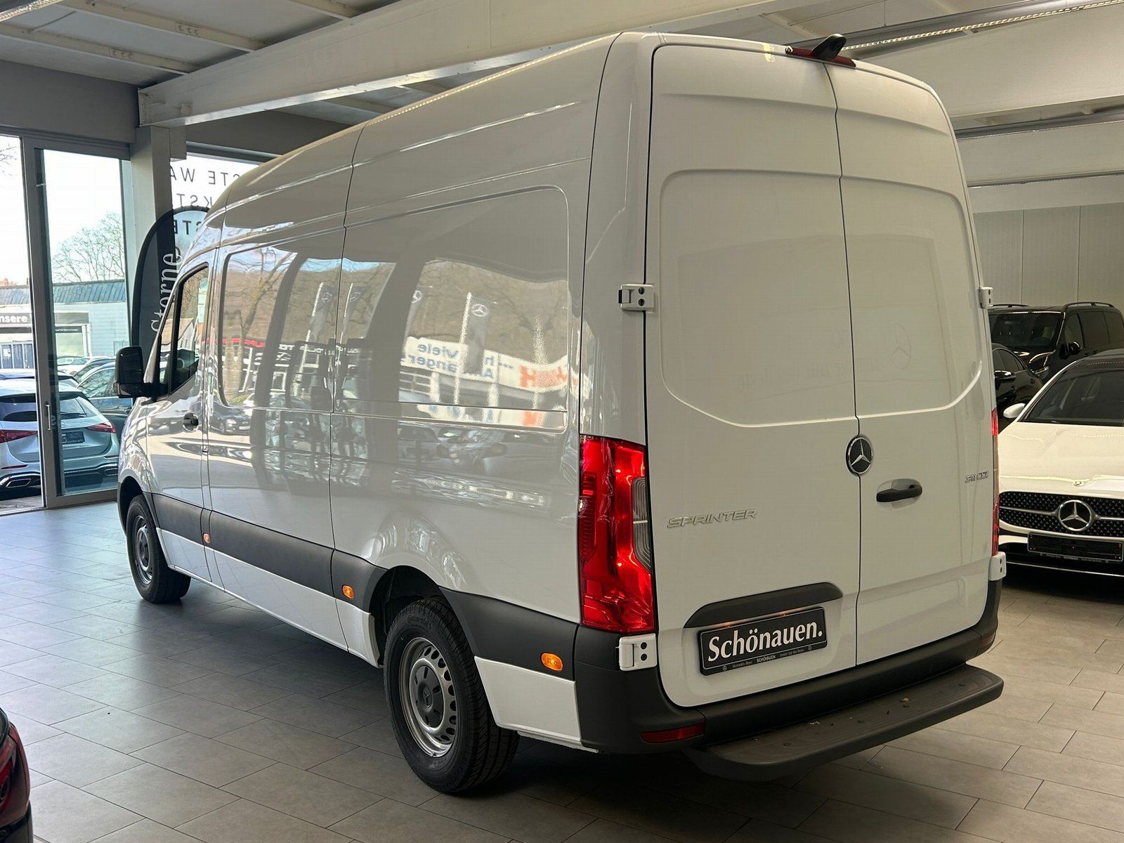 Fahrzeugabbildung Mercedes-Benz Sprinter 311 CDI KA hoch L2H2 HINTERRAD+MBUX+CAM