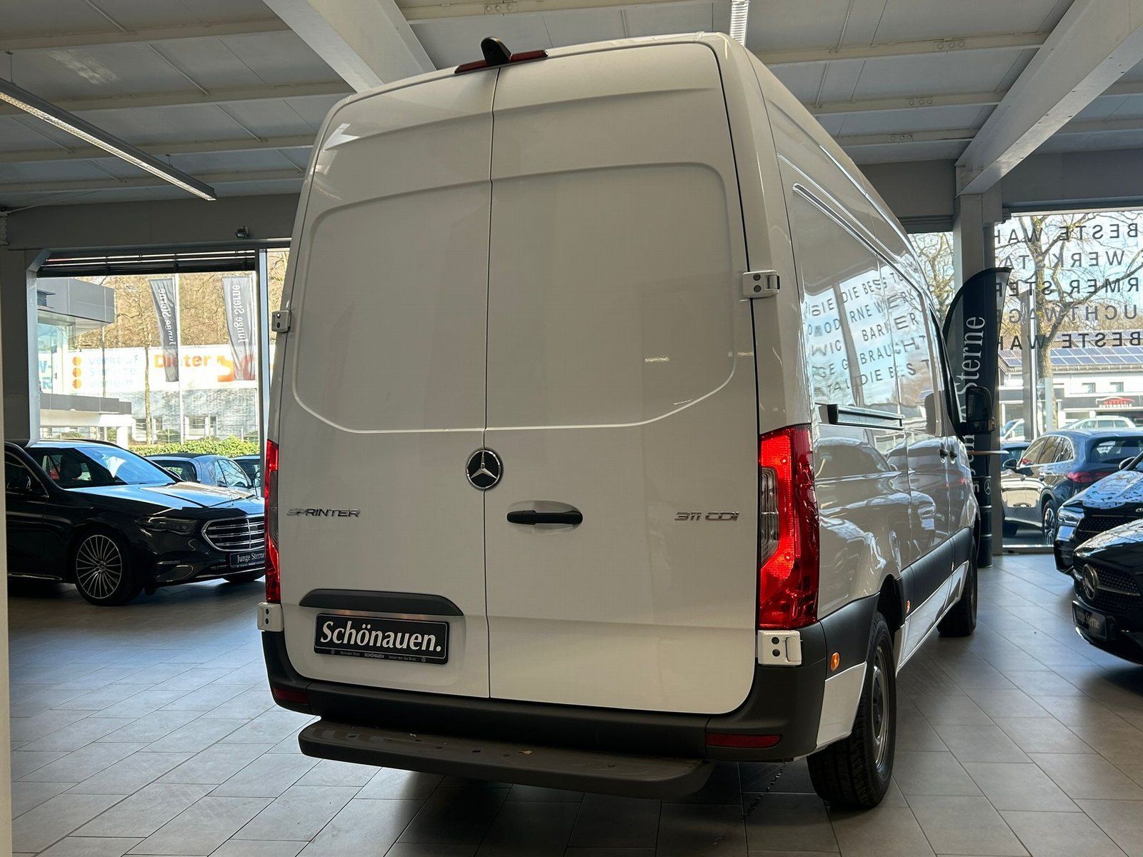 Fahrzeugabbildung Mercedes-Benz Sprinter 311 CDI KA hoch L2H2 HINTERRAD+MBUX+CAM