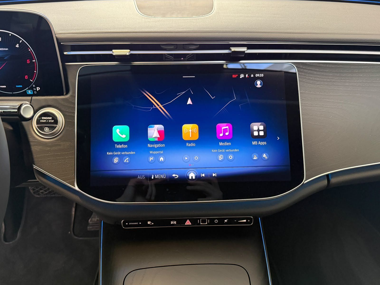 Fahrzeugabbildung Mercedes-Benz E 220d Avantgarde DISTR+AHK+MEMORY+360°+KEYLESS