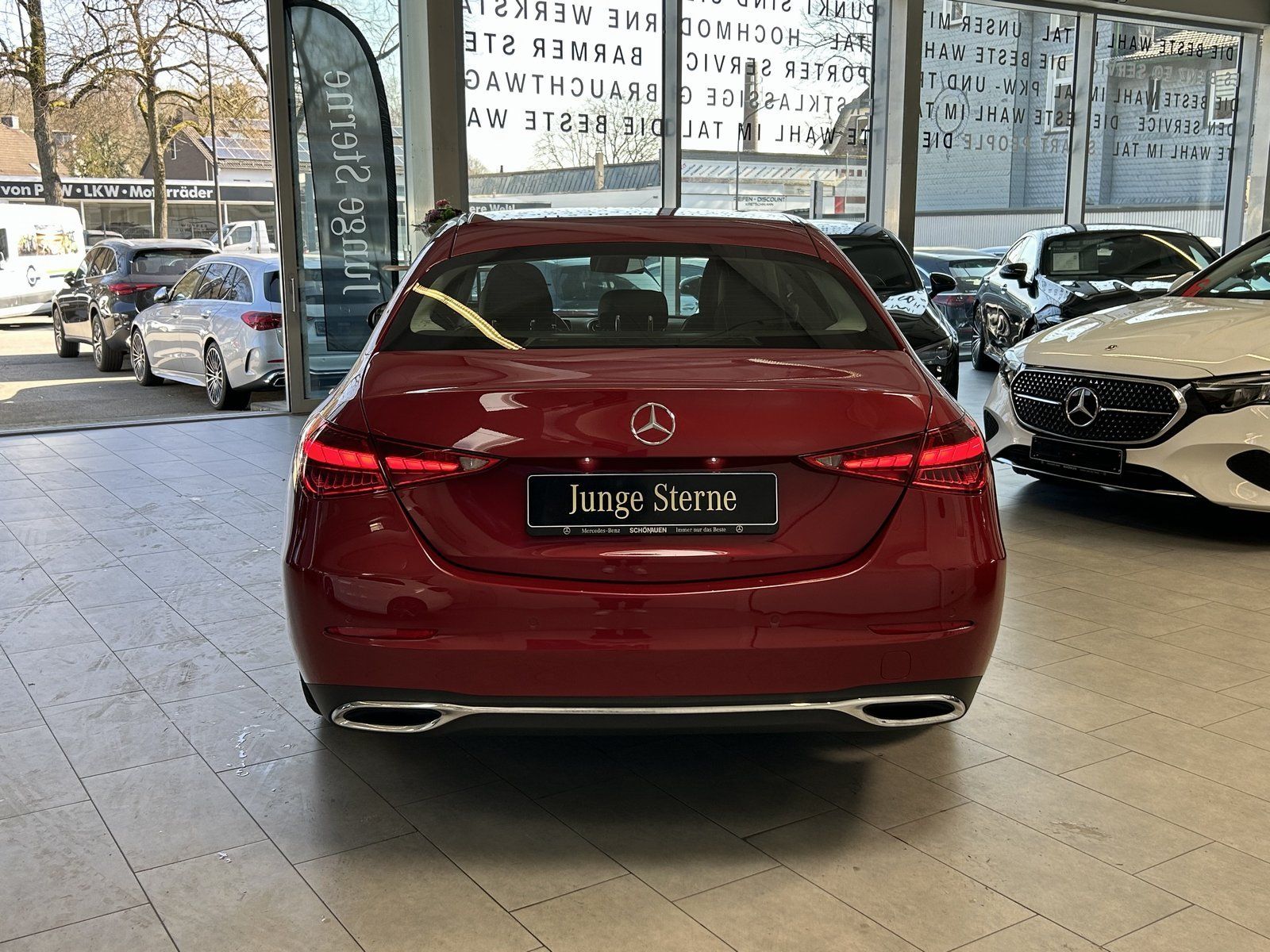 Fahrzeugabbildung Mercedes-Benz C 180 AVANTGARDE ADV+360°+TOTWINKEL+LENKRADHEIZ.