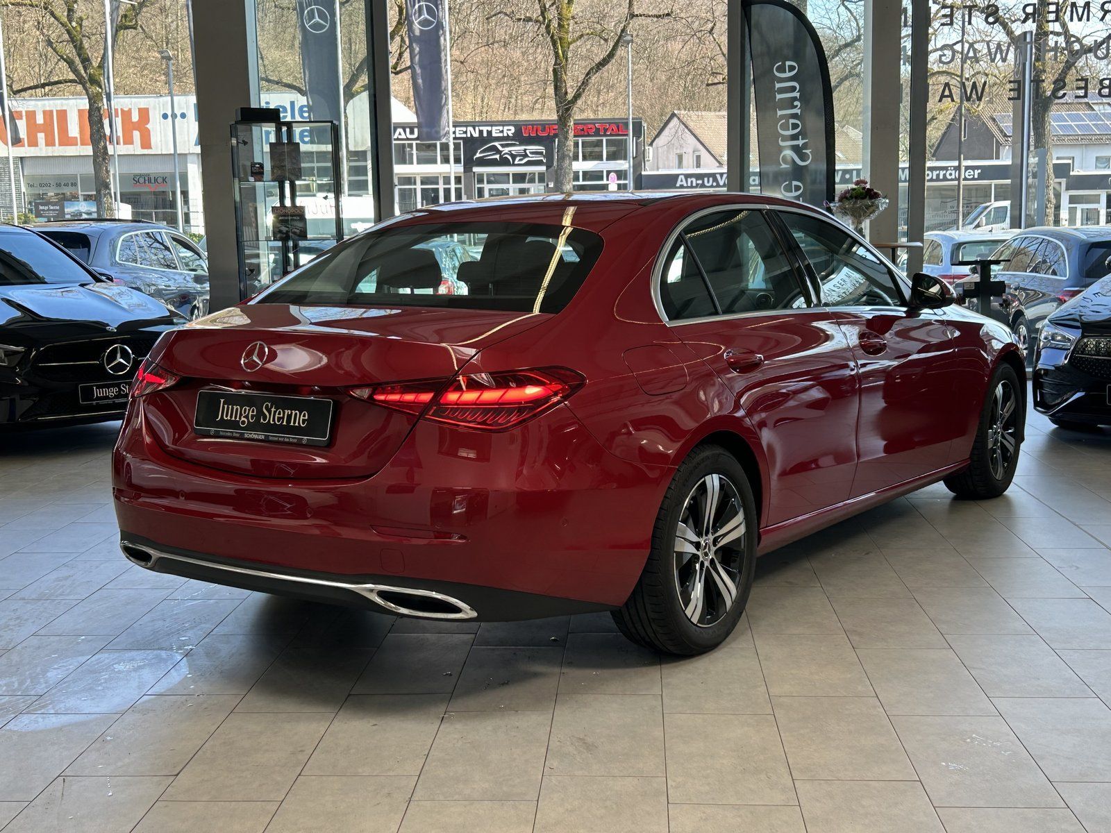 Fahrzeugabbildung Mercedes-Benz C 180 AVANTGARDE ADV+360°+TOTWINKEL+LENKRADHEIZ.