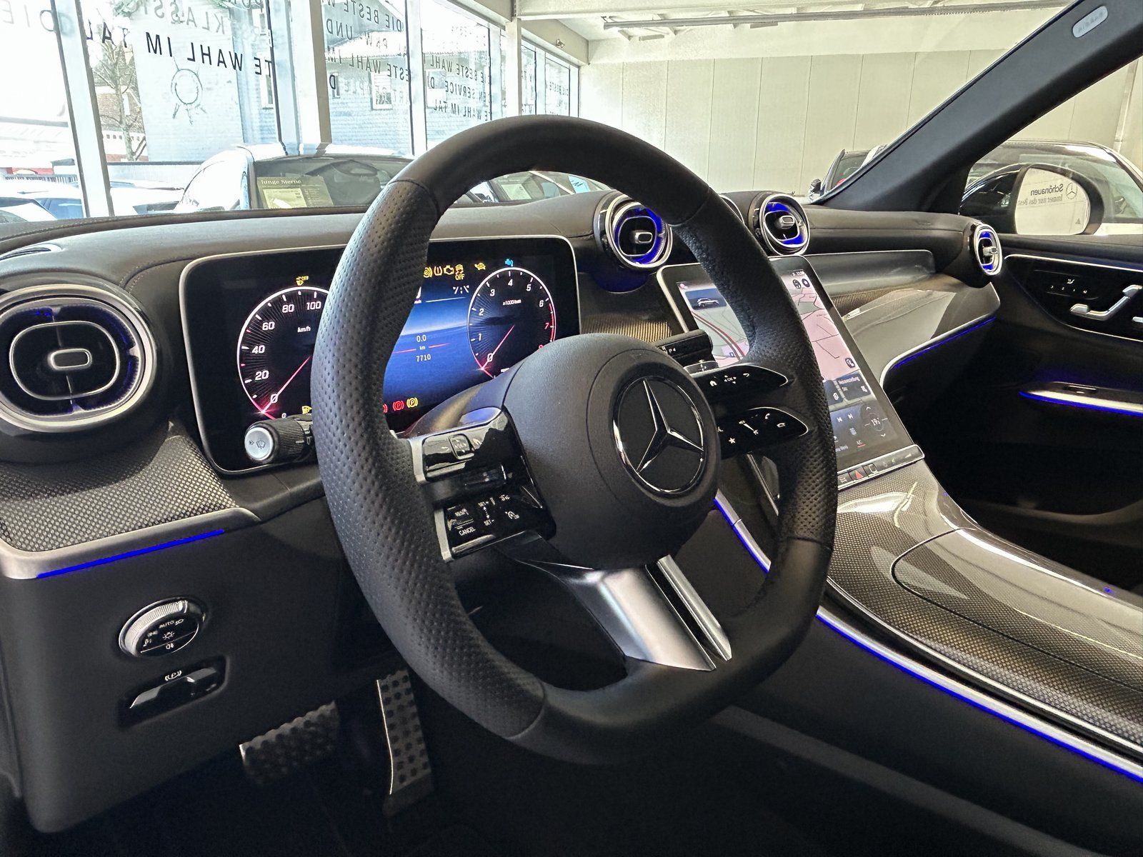 Fahrzeugabbildung Mercedes-Benz GLC 200 4M AMG PREMIUM+20"+AHK+NIGHT+DISTRONIC