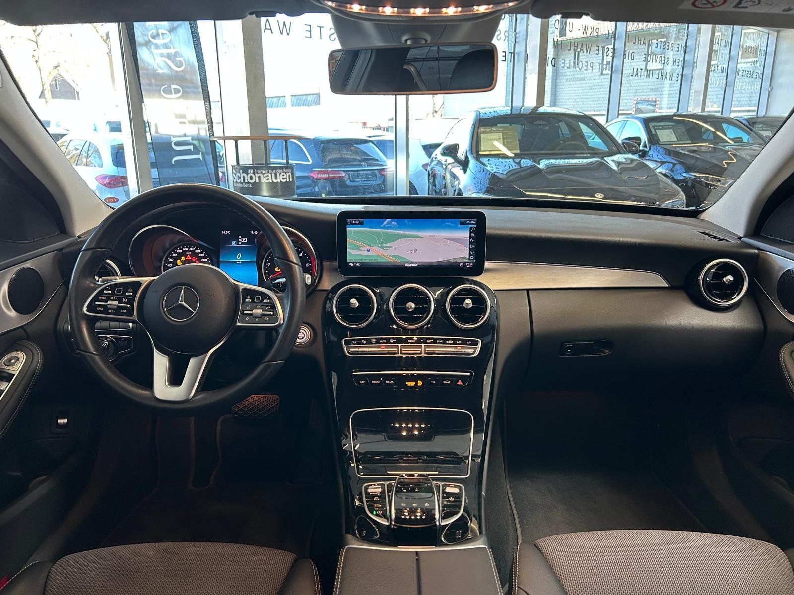 Fahrzeugabbildung Mercedes-Benz C 220 d T Avantgarde 4Matic LED+CARPLAY+KAMERA