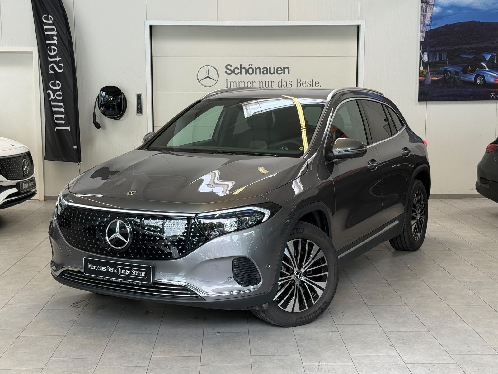 Fahrzeugabbildung Mercedes-Benz EQA 350 4M Electric Art KEYLESS+AHK+360°+CARPLAY