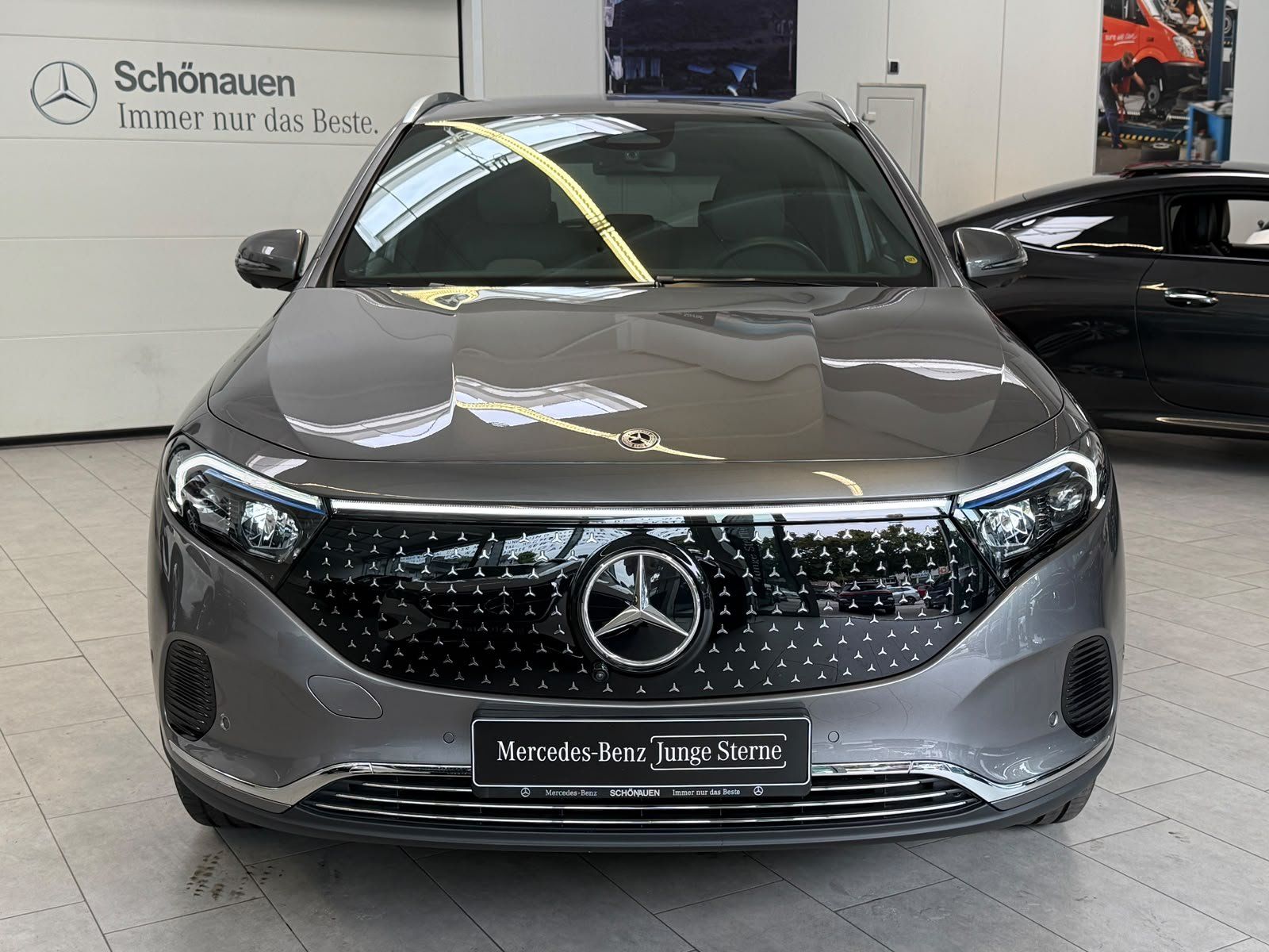 Fahrzeugabbildung Mercedes-Benz EQA 350 4M Electric Art KEYLESS+AHK+360°+CARPLAY