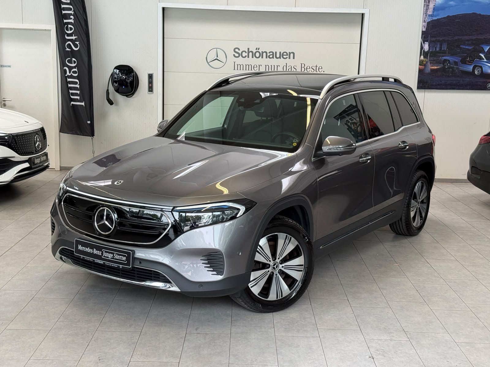 Fahrzeugabbildung Mercedes-Benz EQB 300 4M Progressive PANO+DISTR+360°+KEYLESS