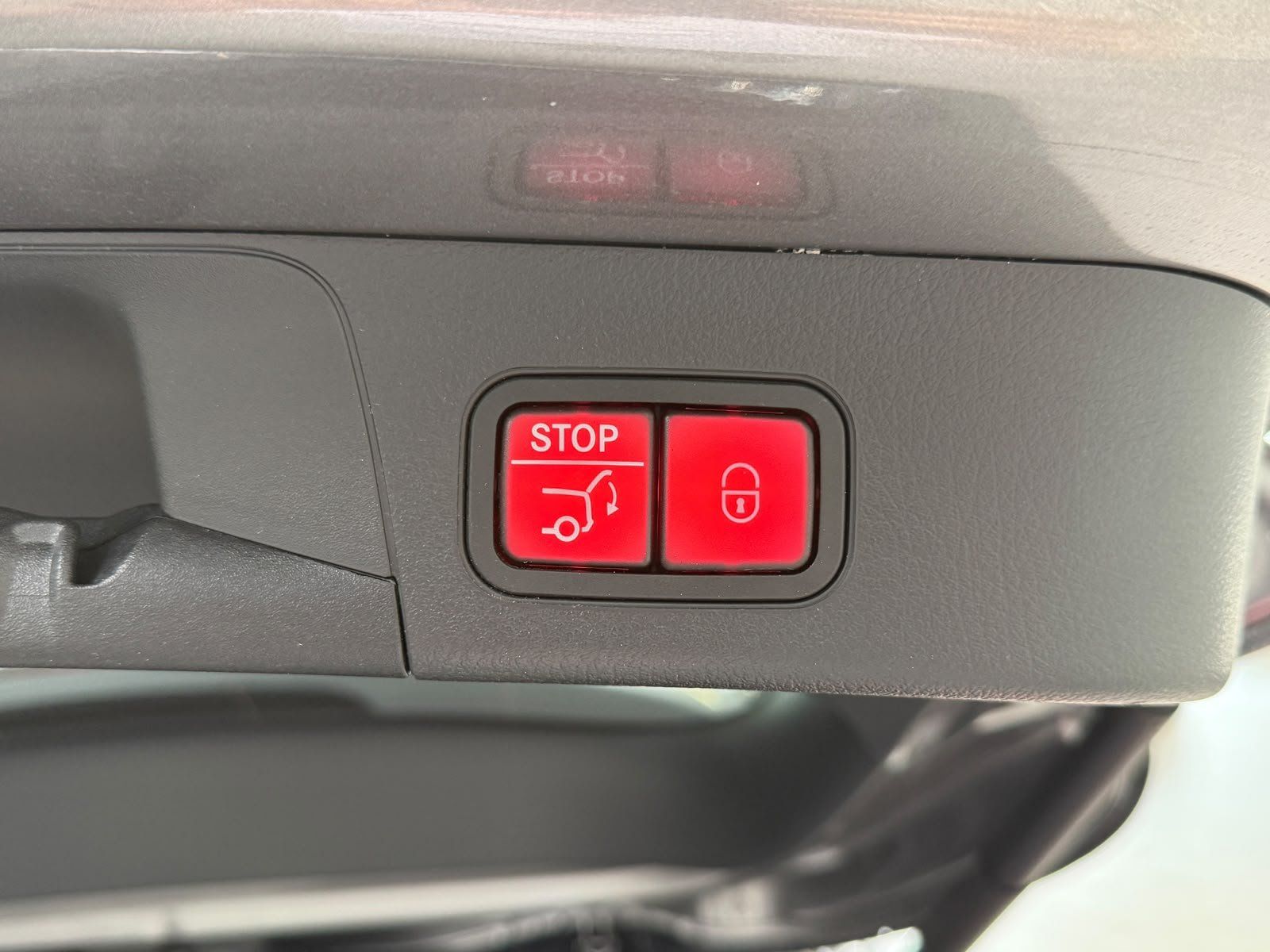 Fahrzeugabbildung Mercedes-Benz EQB 300 4M Progressive PANO+DISTR+360°+KEYLESS