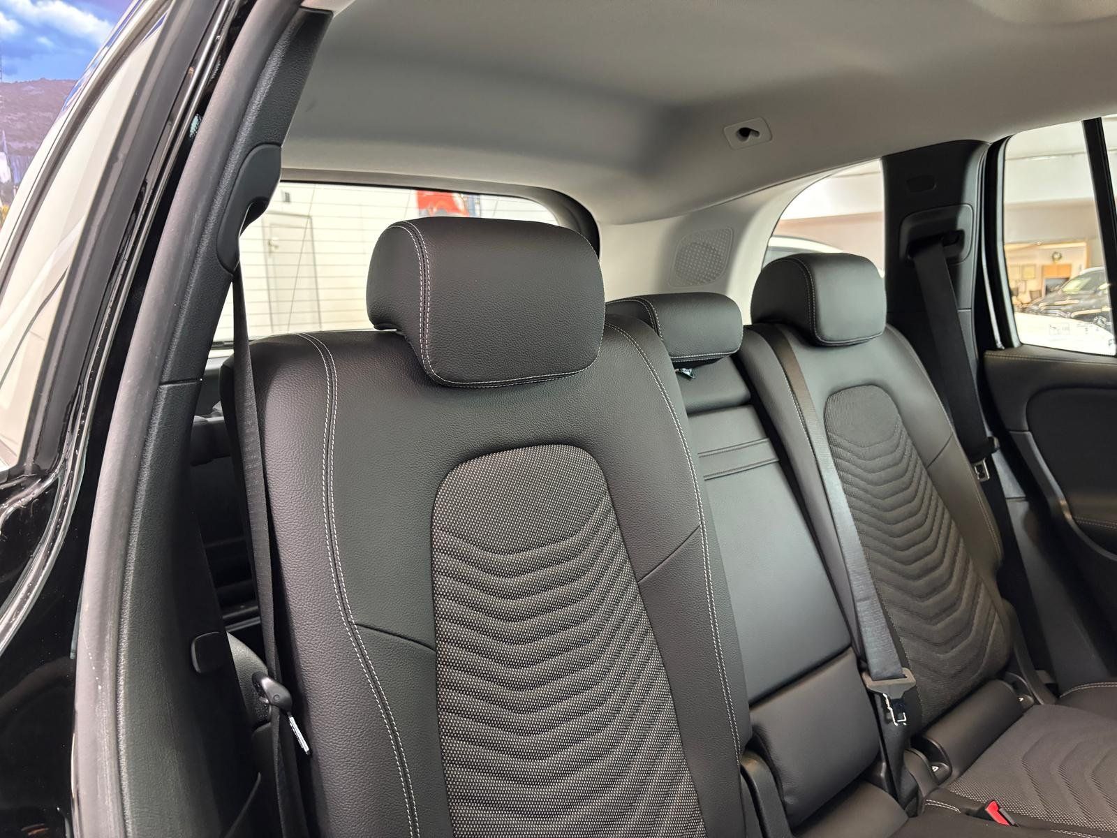 Fahrzeugabbildung Mercedes-Benz GLB 250 PROGRESSIVE PANO+360°+VORRÜSTUNGAHK+19"