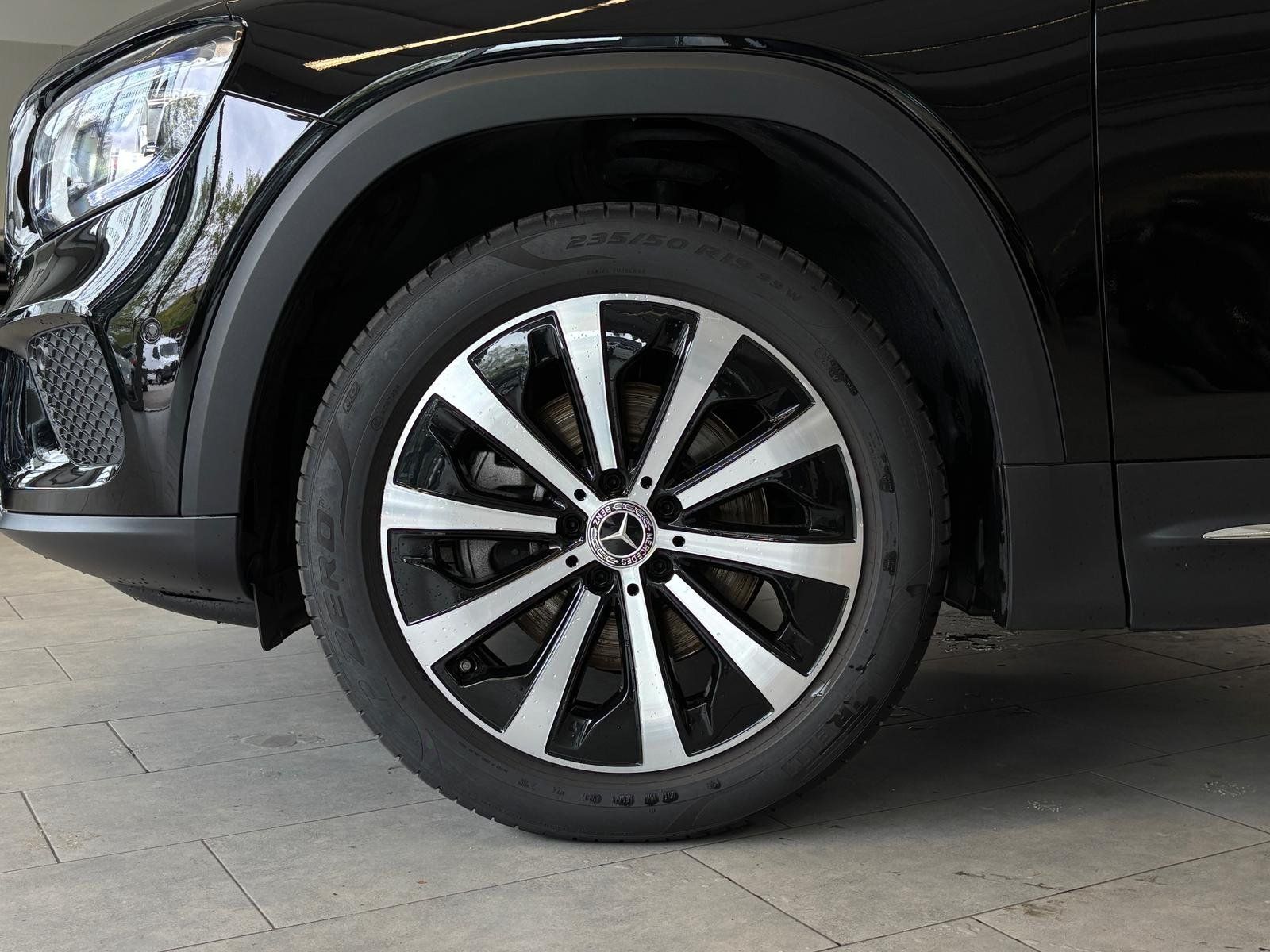 Fahrzeugabbildung Mercedes-Benz GLB 250 PROGRESSIVE PANO+360°+VORRÜSTUNGAHK+19"