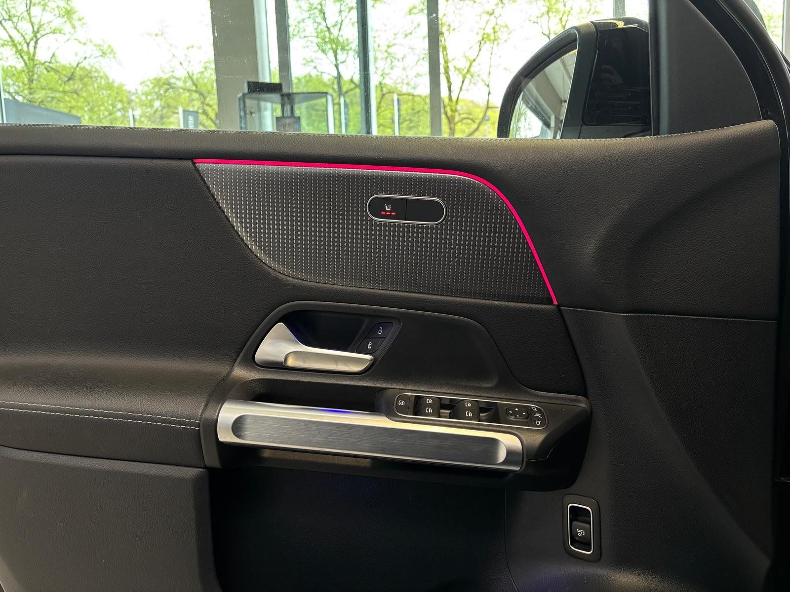 Fahrzeugabbildung Mercedes-Benz GLB 250 PROGRESSIVE PANO+360°+VORRÜSTUNGAHK+19"