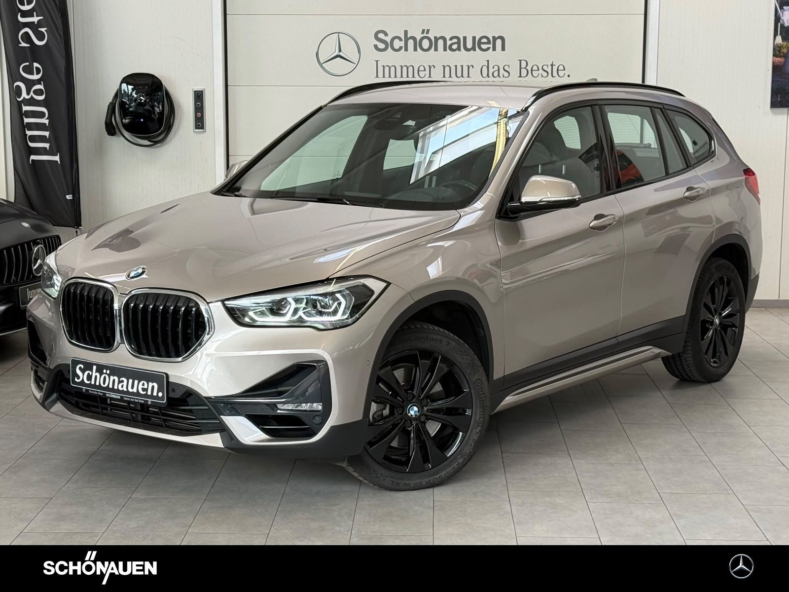 BMW X1 sDrive20i Sport Line AHK+KAMERA+ACC+PDC+NAVI