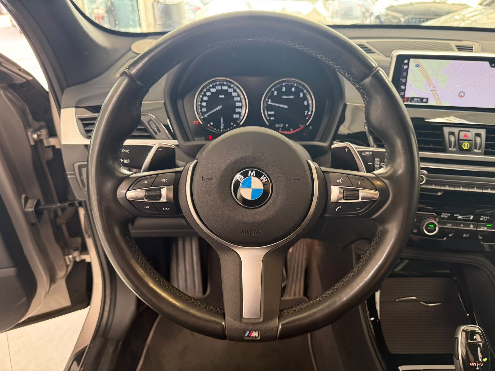 Fahrzeugabbildung BMW X1 sDrive20i Sport Line AHK+KAMERA+ACC+PDC+NAVI