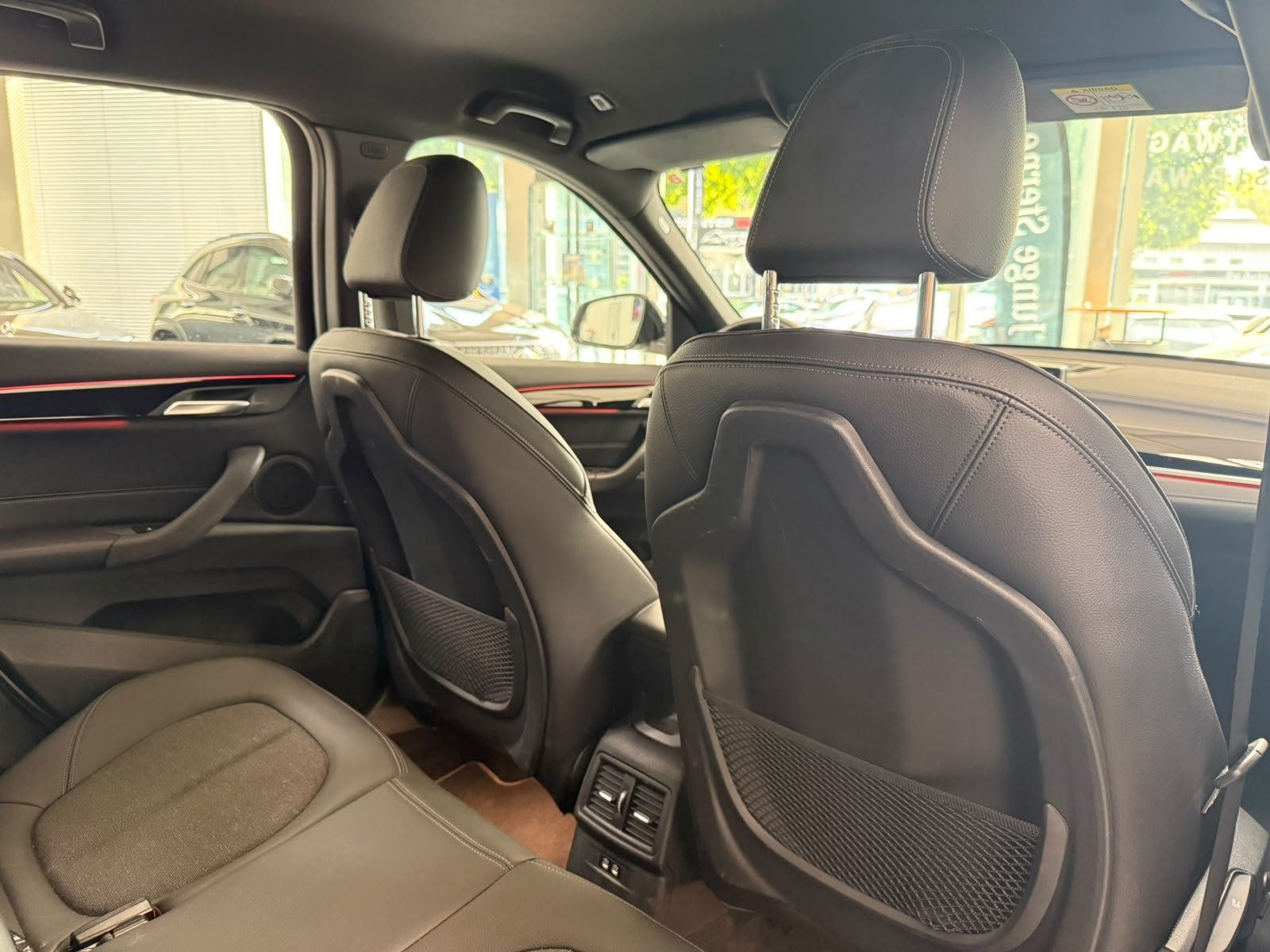 Fahrzeugabbildung BMW X1 sDrive20i Sport Line AHK+KAMERA+ACC+PDC+NAVI