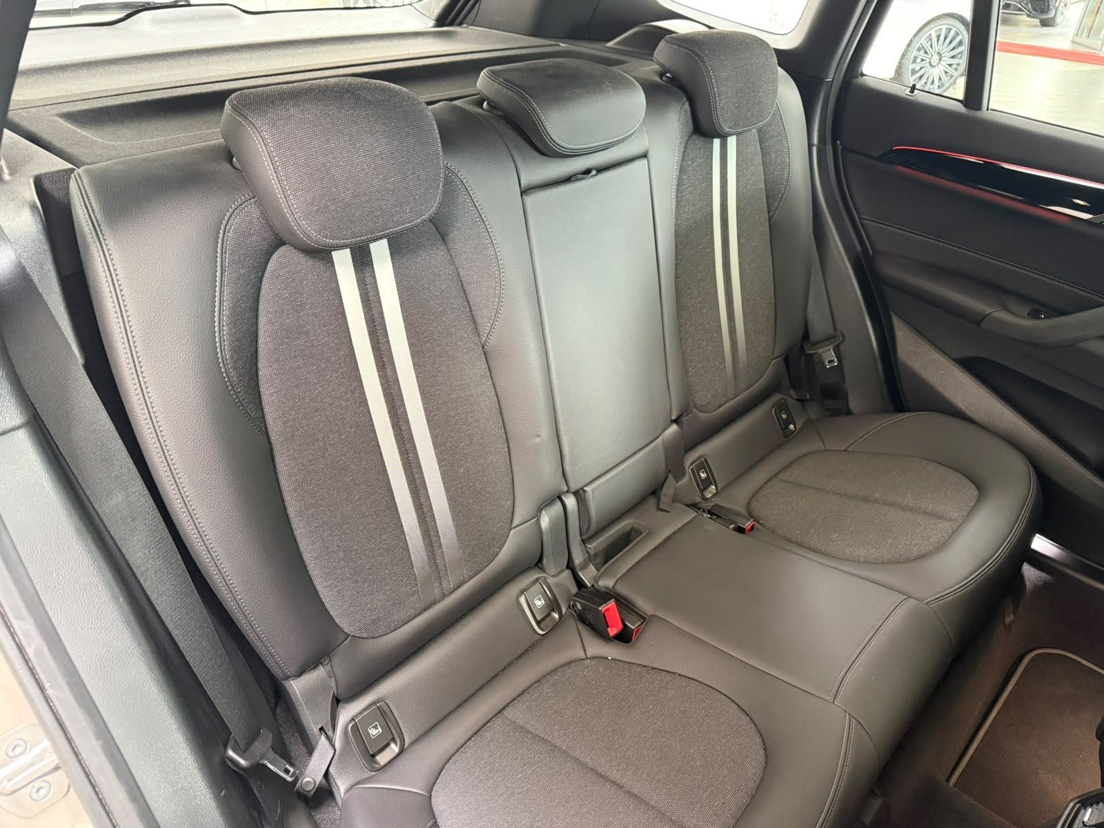 Fahrzeugabbildung BMW X1 sDrive20i Sport Line AHK+KAMERA+ACC+PDC+NAVI