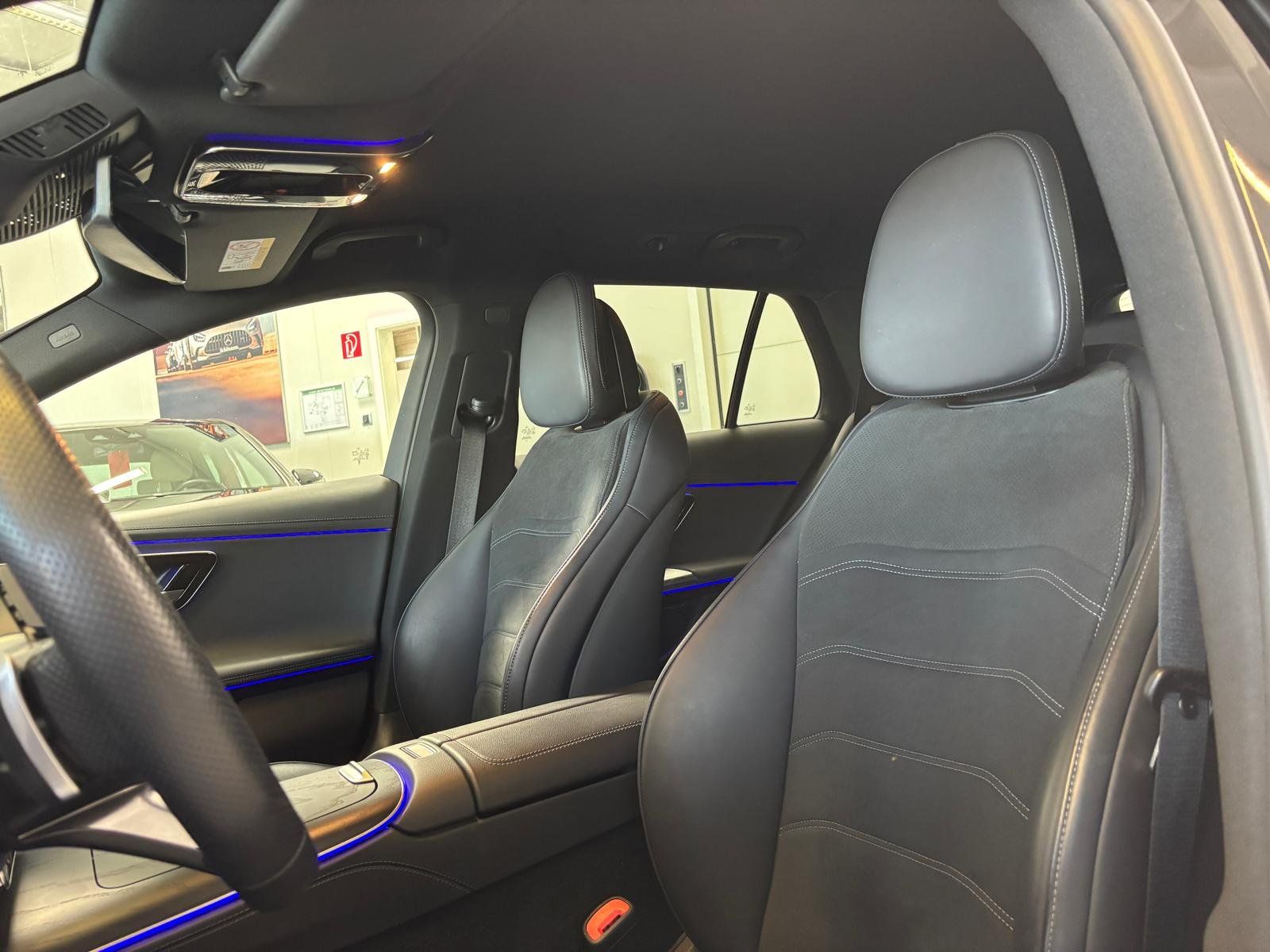 Fahrzeugabbildung Mercedes-Benz E 220 d T AMG AHK+WINTERPKT+NIGHT+DISTRO+CARPLAY