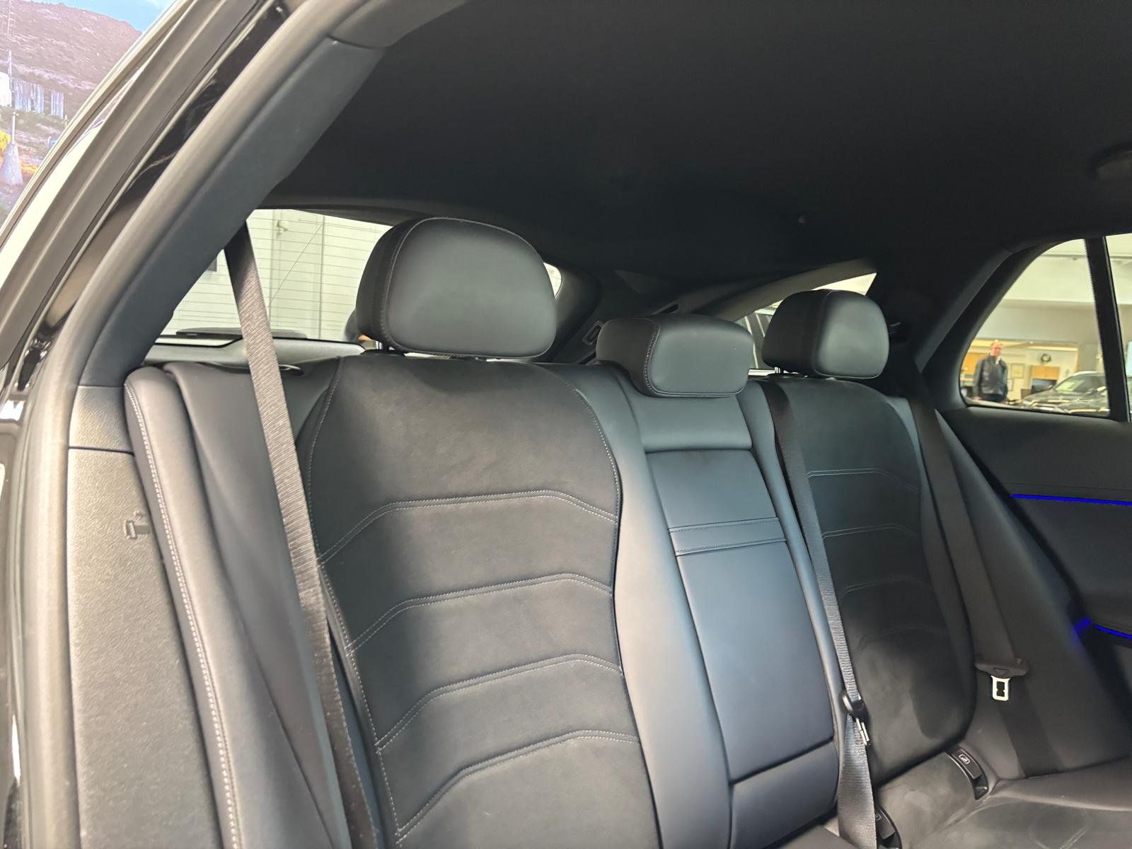 Fahrzeugabbildung Mercedes-Benz E 220 d T AMG AHK+WINTERPKT+NIGHT+DISTRO+CARPLAY