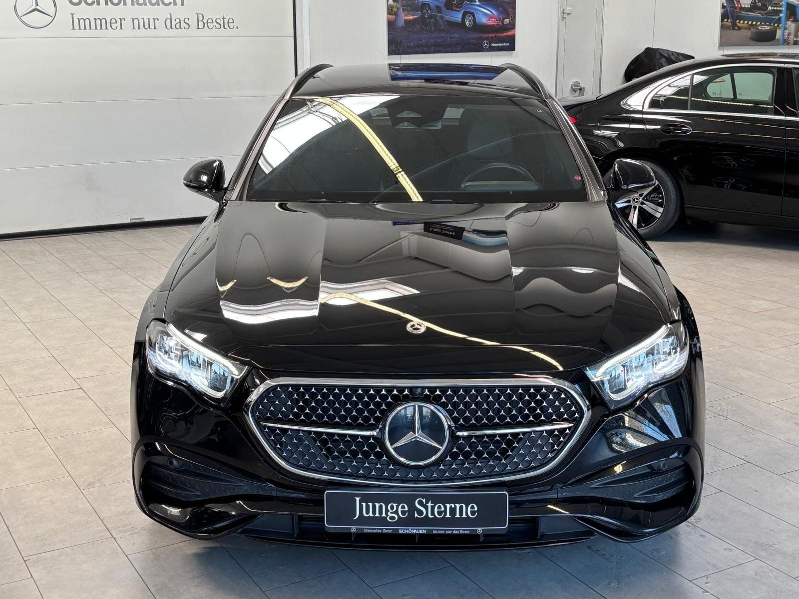 Fahrzeugabbildung Mercedes-Benz E 220 d T AMG AHK+WINTERPKT+NIGHT+DISTRO+CARPLAY