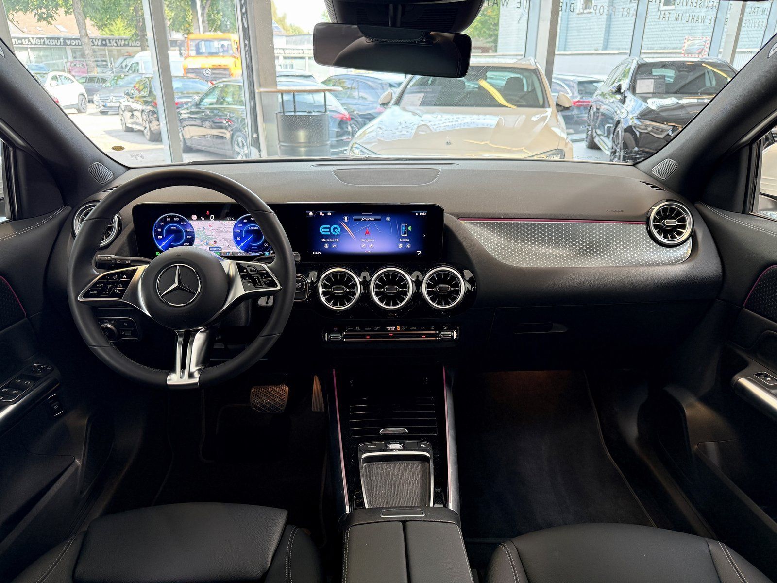 Fahrzeugabbildung Mercedes-Benz EQA 250+ Progressive KAMERA+LED+CARPLAY+TOTW+DAB