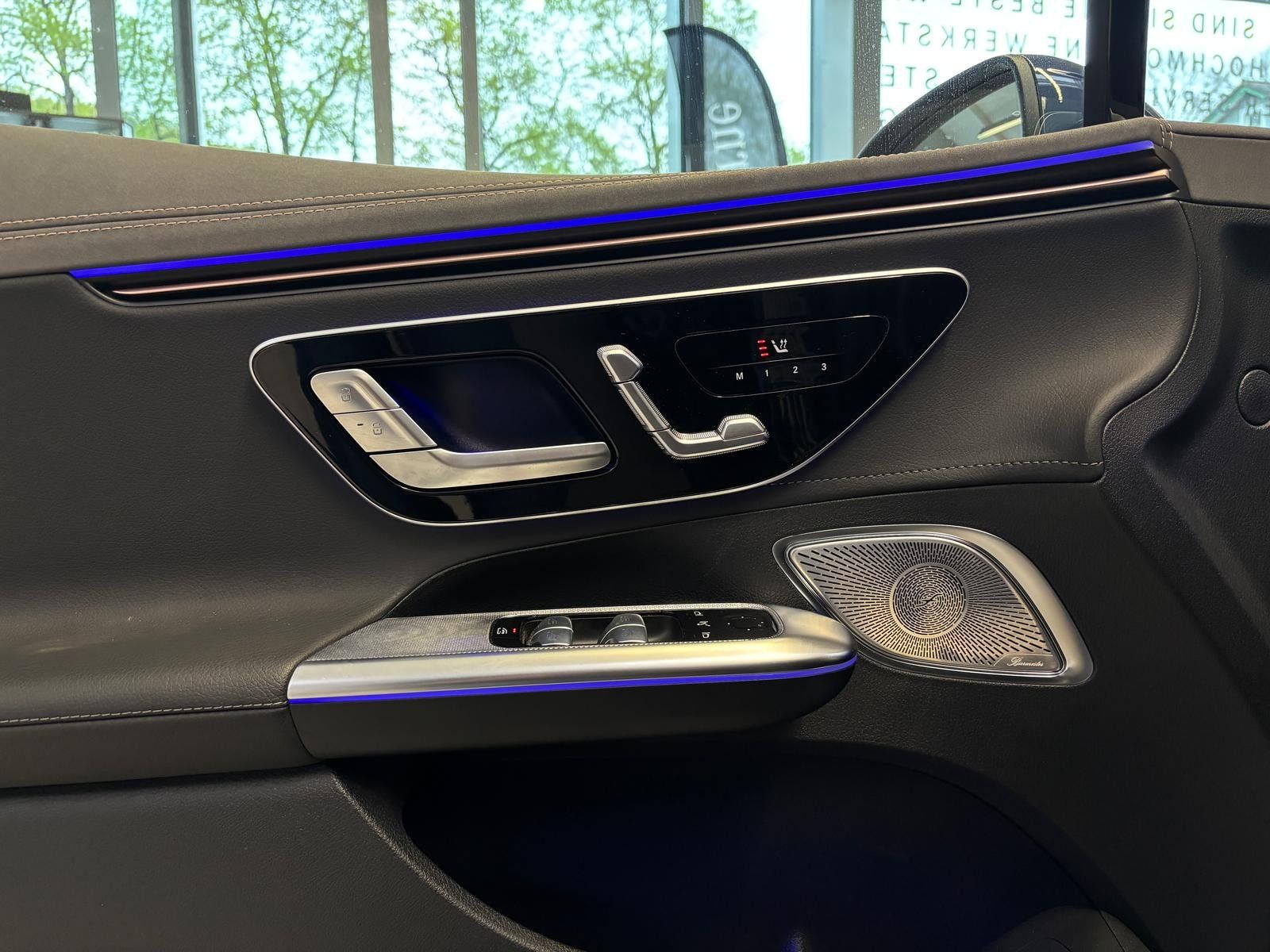 Fahrzeugabbildung Mercedes-Benz EQE 300 ADVPLUS+MEMO+DISTRO+BURMES+PANO+WSSBEHEI