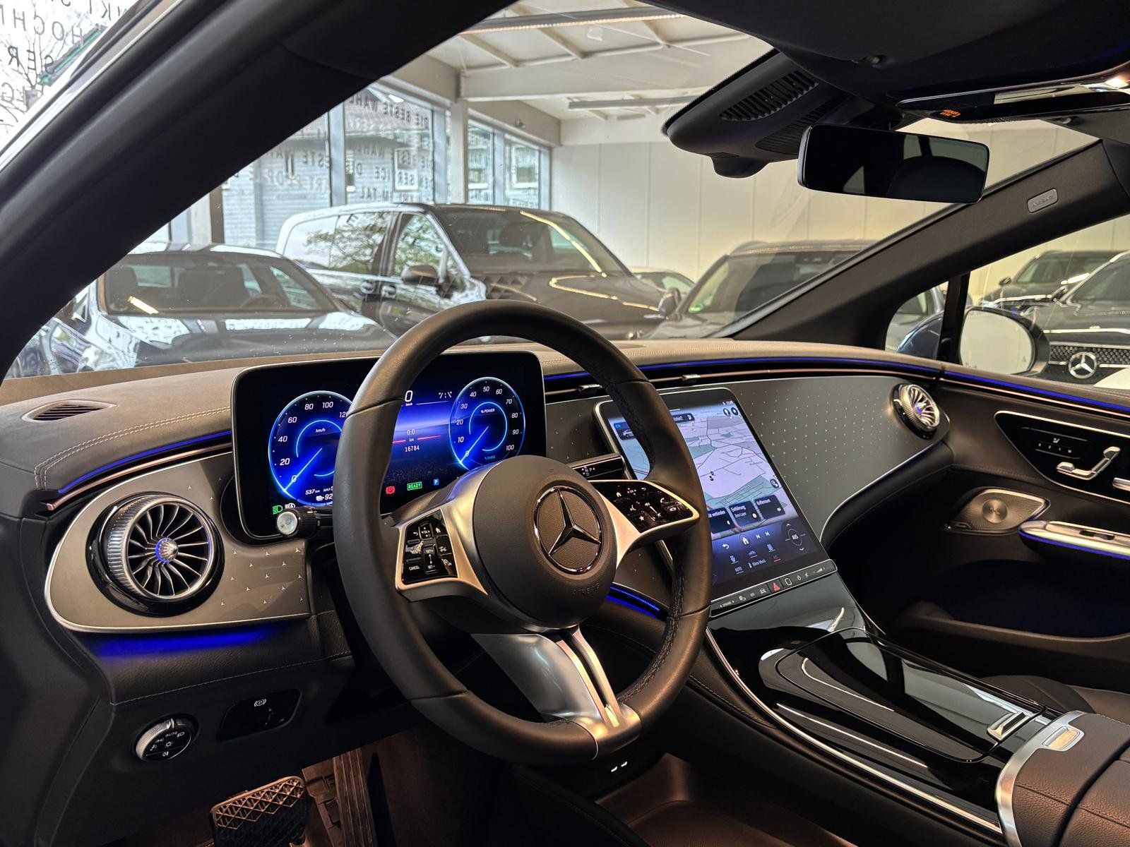 Fahrzeugabbildung Mercedes-Benz EQE 300 ADVPLUS+MEMO+DISTRO+BURMES+PANO+WSSBEHEI