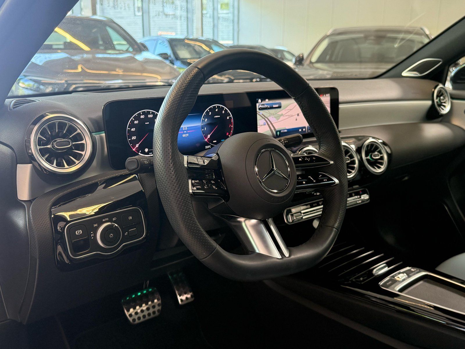 Fahrzeugabbildung Mercedes-Benz A 220 4M AMG PANO+BURM+HUD+VERSTELLDÄMPF.+STDHZ