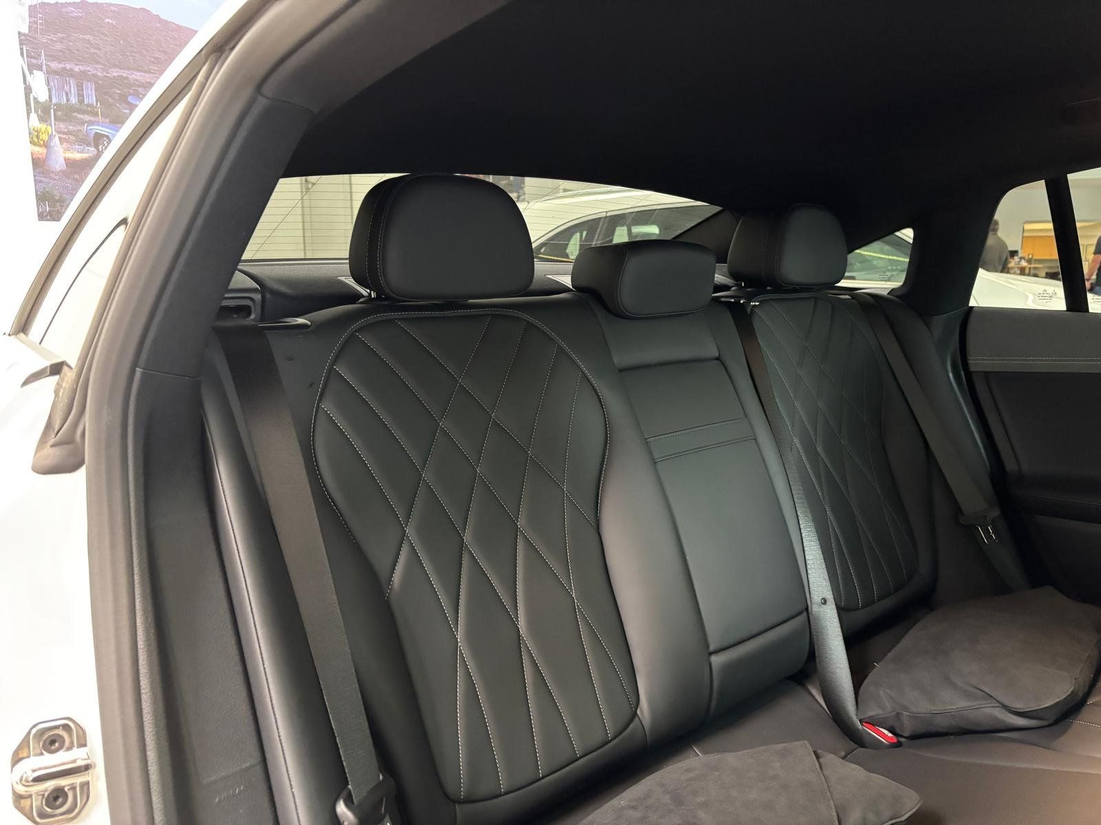 Fahrzeugabbildung Mercedes-Benz EQE 350 HYPER+NAPPA+SITZKLIMA+TV+AHK+DIGITAL+HAL