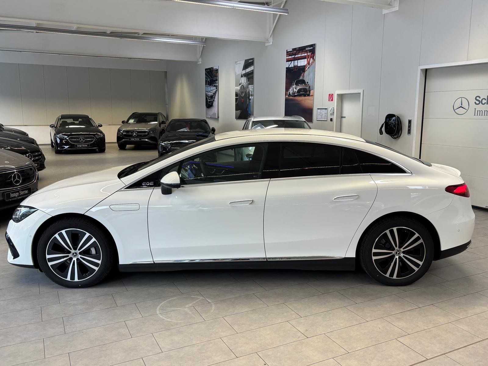 Fahrzeugabbildung Mercedes-Benz EQE 350 HYPER+NAPPA+SITZKLIMA+TV+AHK+DIGITAL+HAL