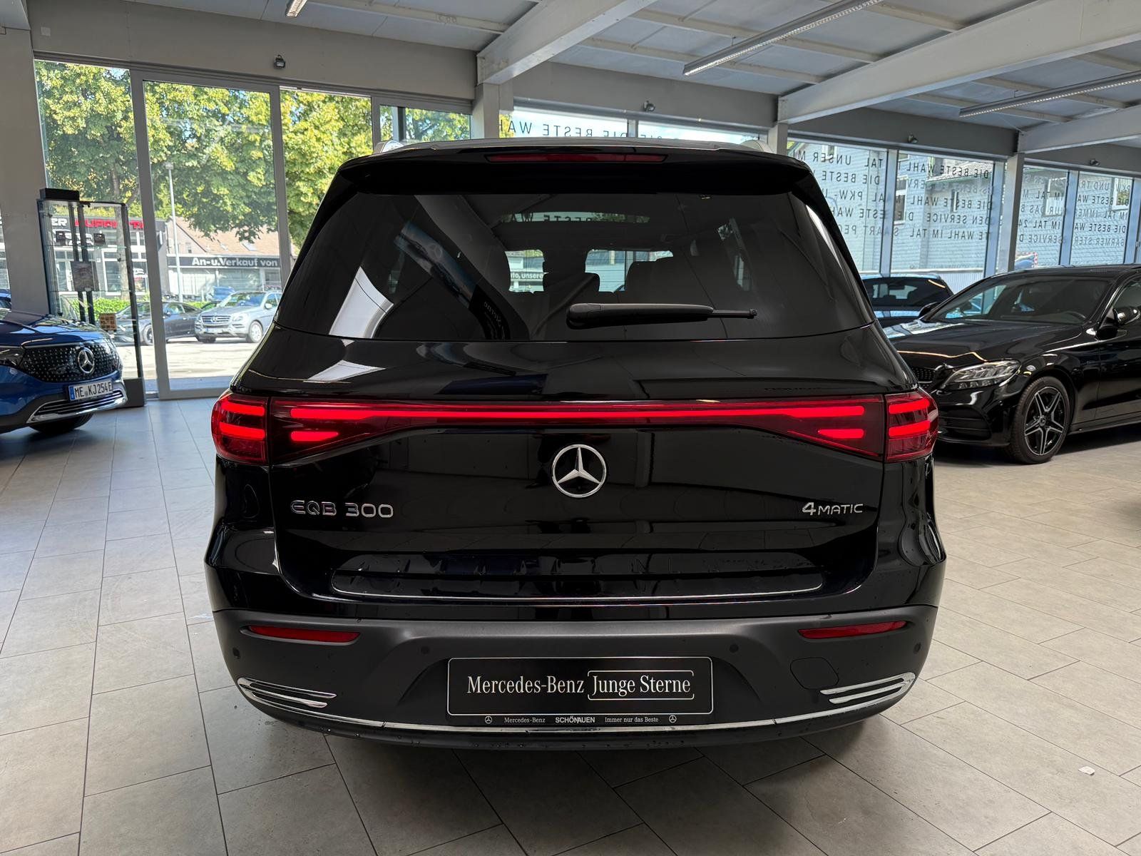 Fahrzeugabbildung Mercedes-Benz EQB 300 4M Progressive PANO+KAMERA+TOTW+CARPLAY