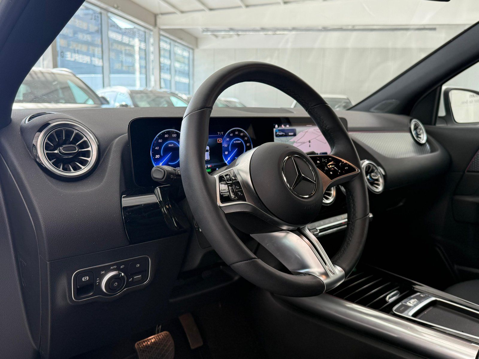 Fahrzeugabbildung Mercedes-Benz EQA 250 PROGRESSIVE ADVANCED+VZASSIST+CARPLAY