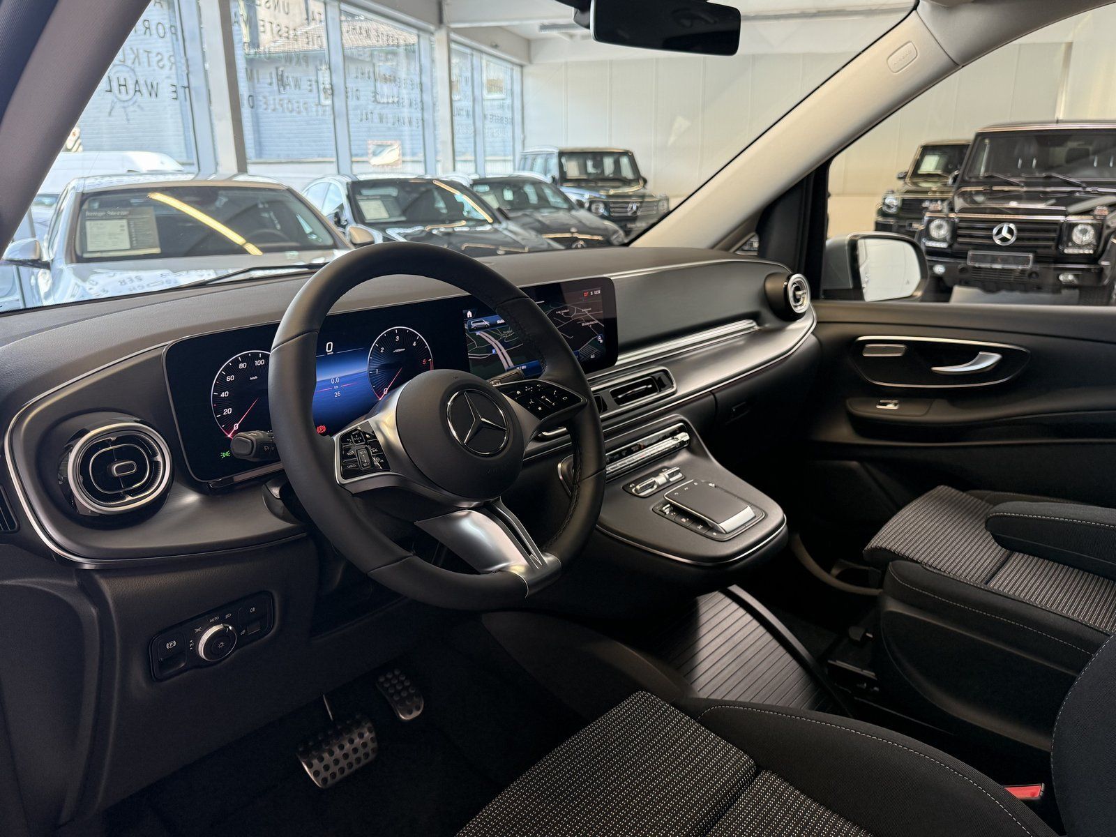 Fahrzeugabbildung Mercedes-Benz V 250 d STYLE Lang MULTIBEAM+7SITZ+DISTR+THERMOT