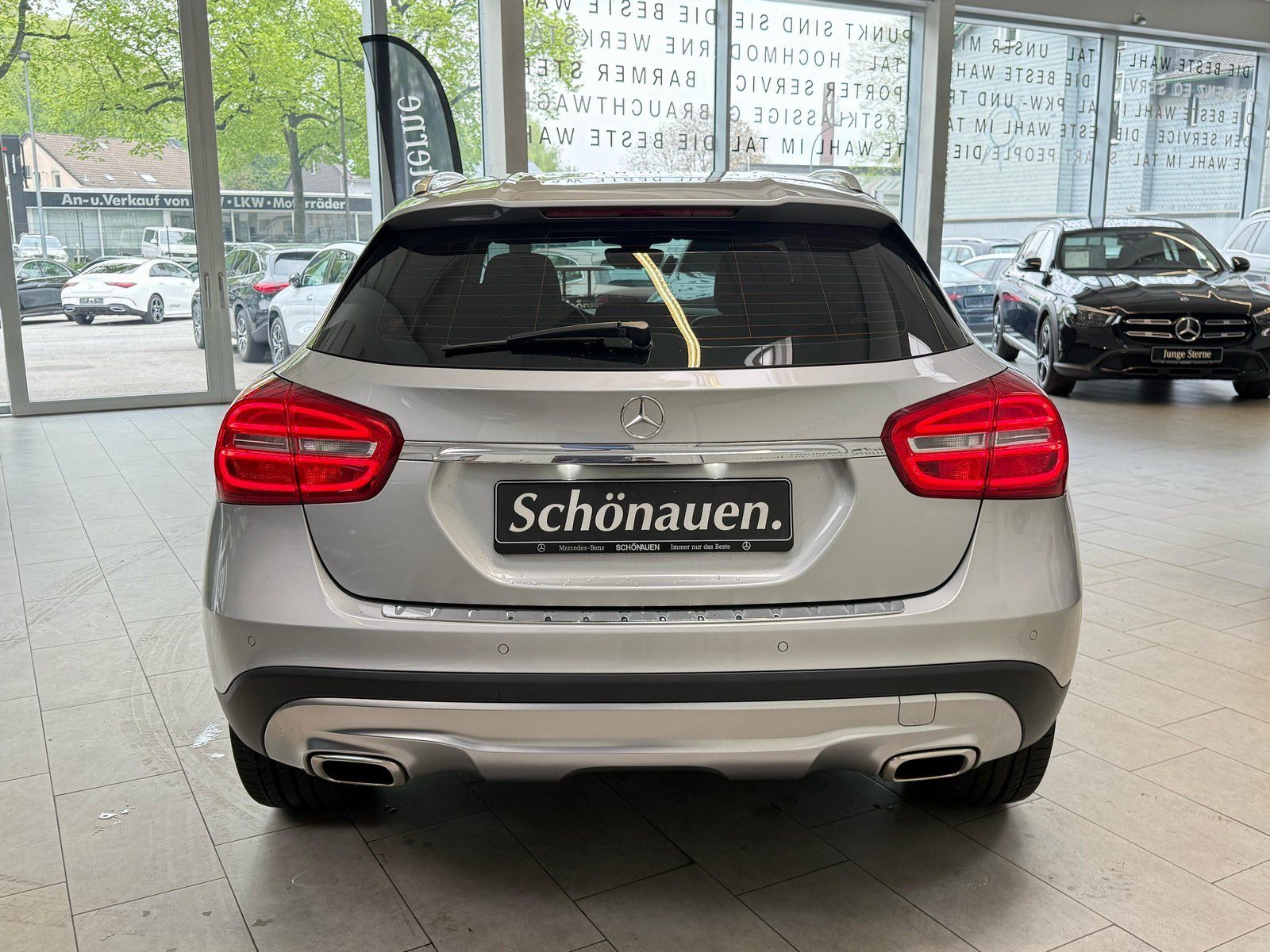 Fahrzeugabbildung Mercedes-Benz GLA 200 AUTOMATIK+18"AHK+BIXENON+THERMATIC+PTS