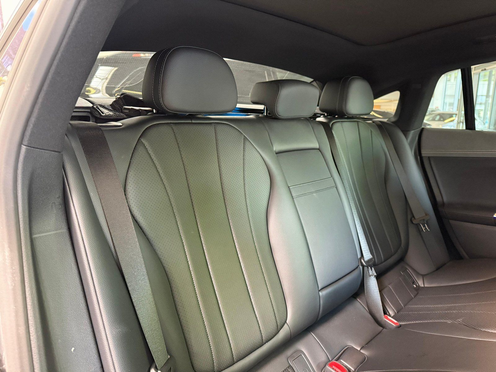 Fahrzeugabbildung Mercedes-Benz EQE 300 ADVANCED PLUS+PANO+AC+SIDEBAGS+WINTERPKT
