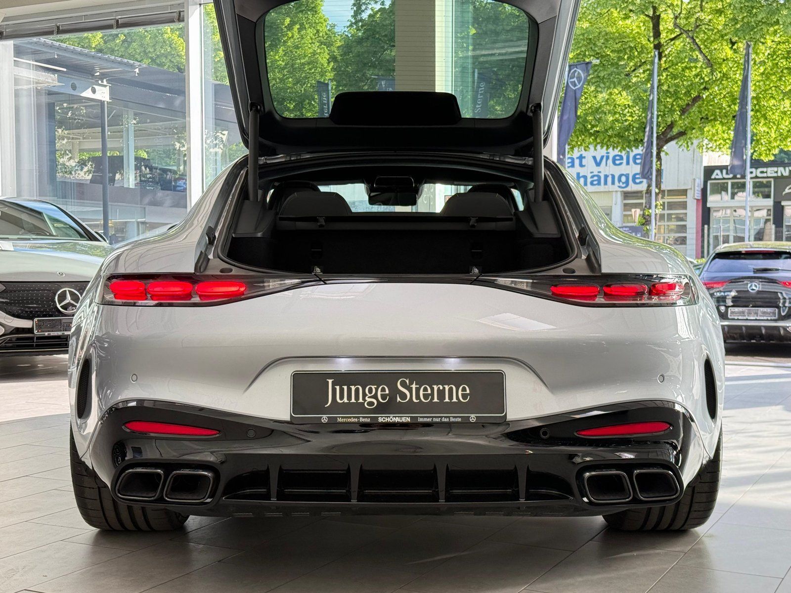 Fahrzeugabbildung Mercedes-Benz Mercedes-AMG GT 63 4M+ KERAMIK+21"+CARBON+LIFT