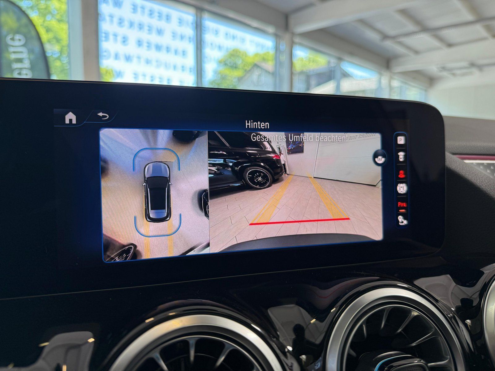 Fahrzeugabbildung Mercedes-Benz EQA 250+ FACELIFT+PANO+DISTR+360+KEYLESS+CARPLAY