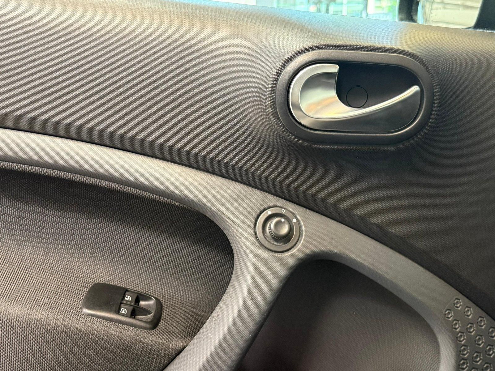 Fahrzeugabbildung Smart BRABUS fortwo 80 kW JBL+LEDER+PANO+NAVI+KAMERA