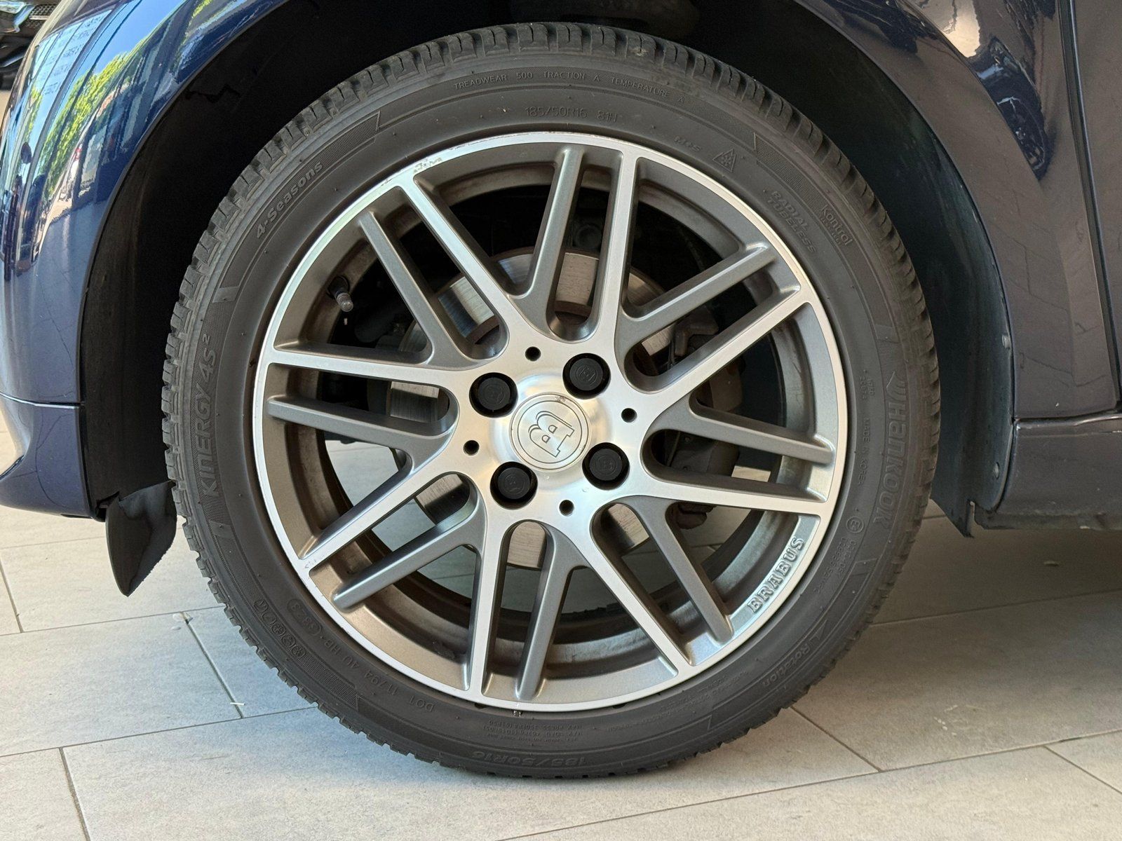 Fahrzeugabbildung Smart BRABUS fortwo 80 kW JBL+LEDER+PANO+NAVI+KAMERA
