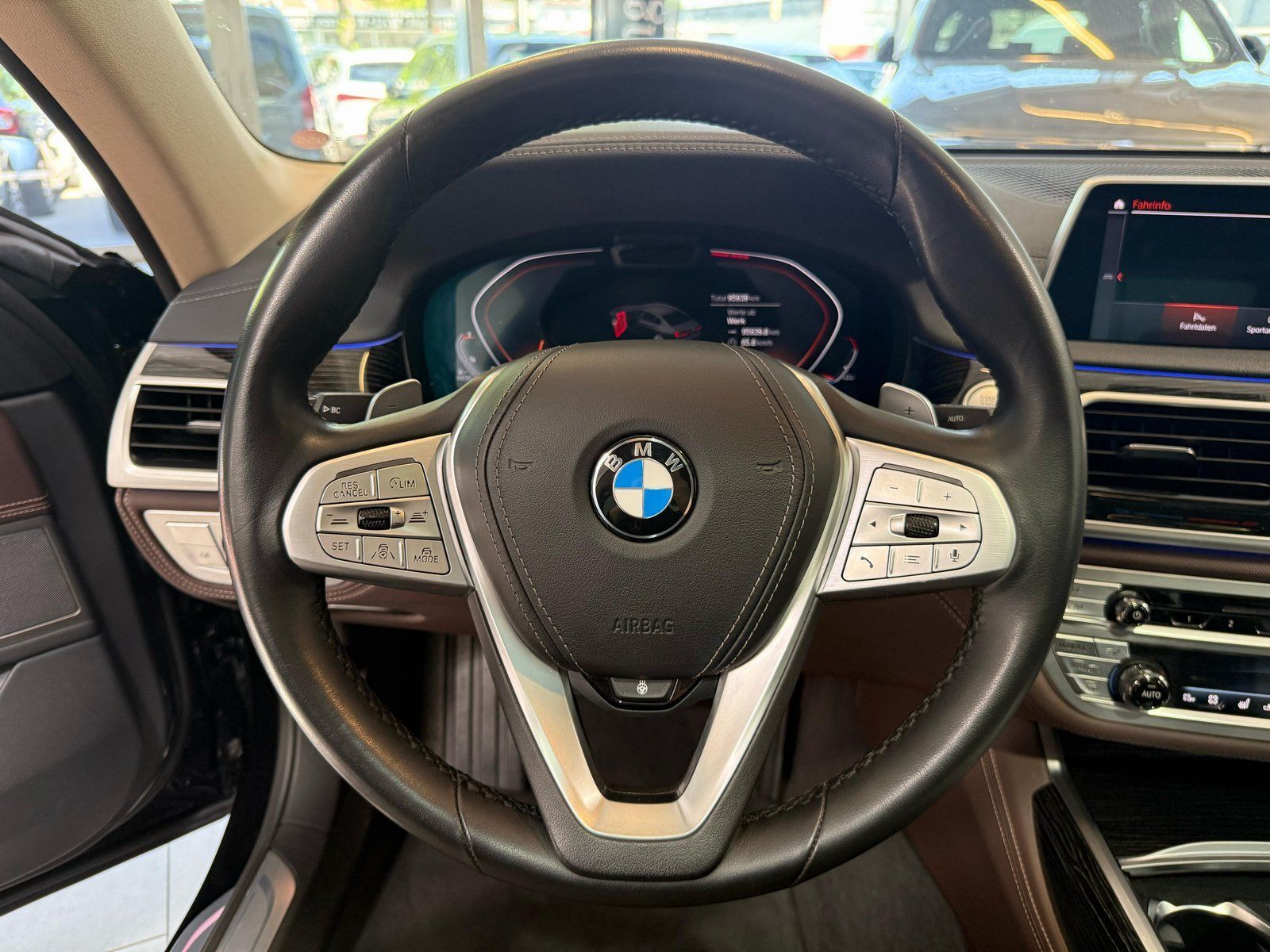 Fahrzeugabbildung BMW 740 d xDrive ExecutiveDrivePro+SHD+HARMAN+MASSAG