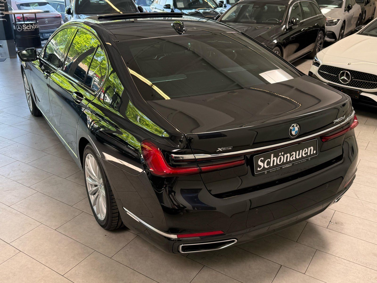 Fahrzeugabbildung BMW 740 d xDrive ExecutiveDrivePro+SHD+HARMAN+MASSAG